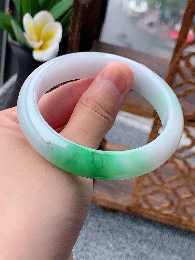 a货翡翠老坑白底青飘绿正装正圈手镯57-58圈口 尺寸57×13×7.5mm 重量59.36g 06