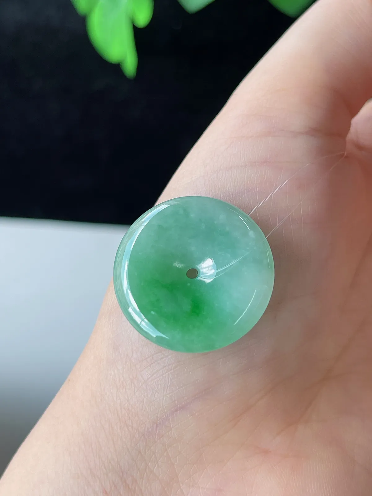翡翠冰糯种浅绿色平安扣