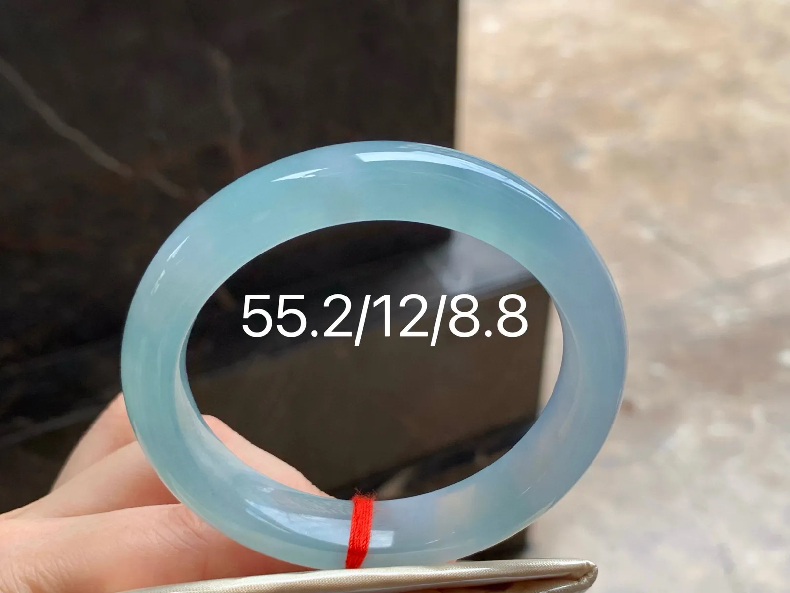 冰手镯
底色漂亮 55.2/12/8.8mm