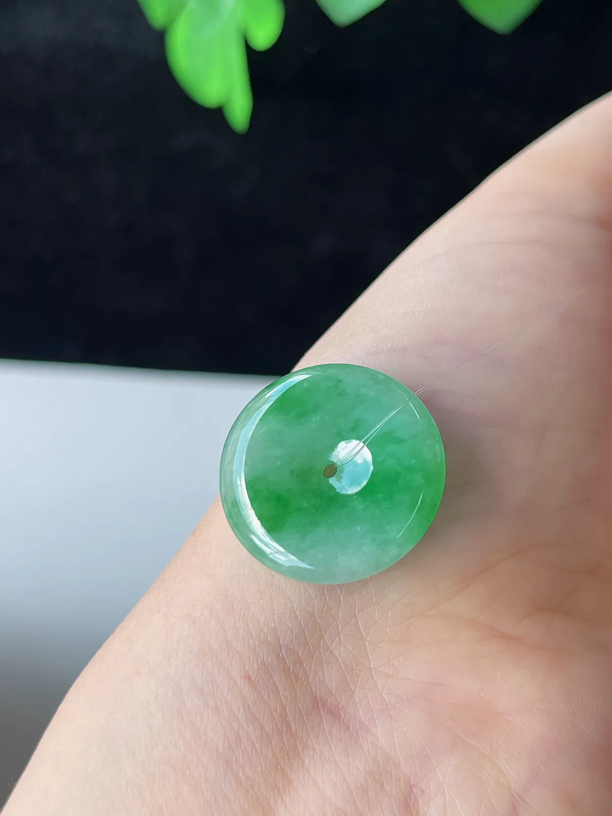 翡翠冰糯种浅绿色平安扣