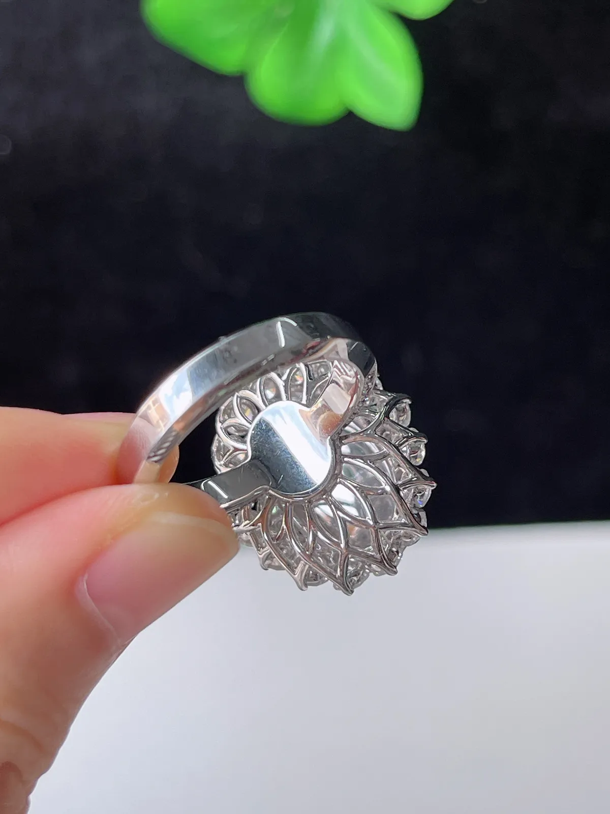 翡翠冰种绿色戒指，印记：Au750