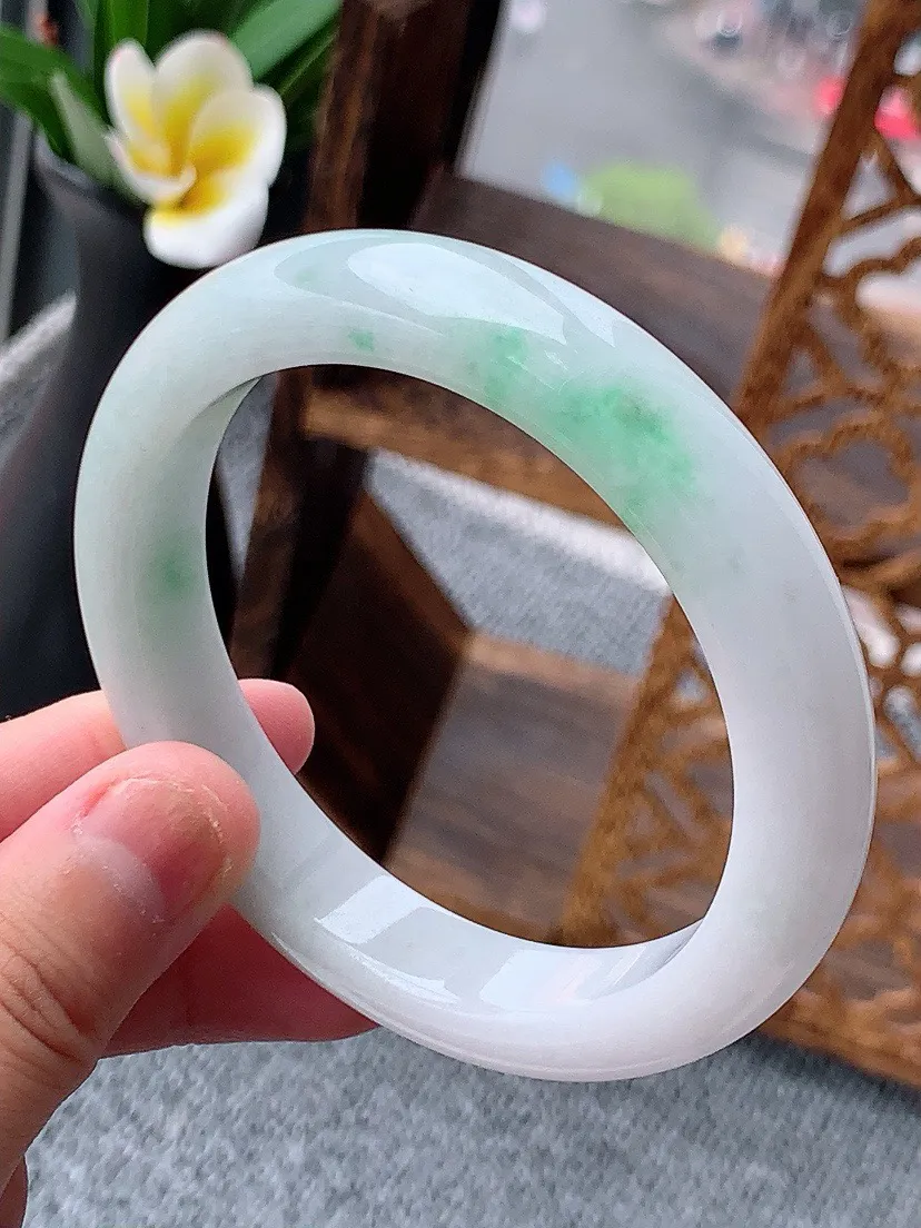 a货翡翠老坑飘绿正装正圈手镯58-59圈口 尺寸58×11.7×8.5mm 重量58.93g 061