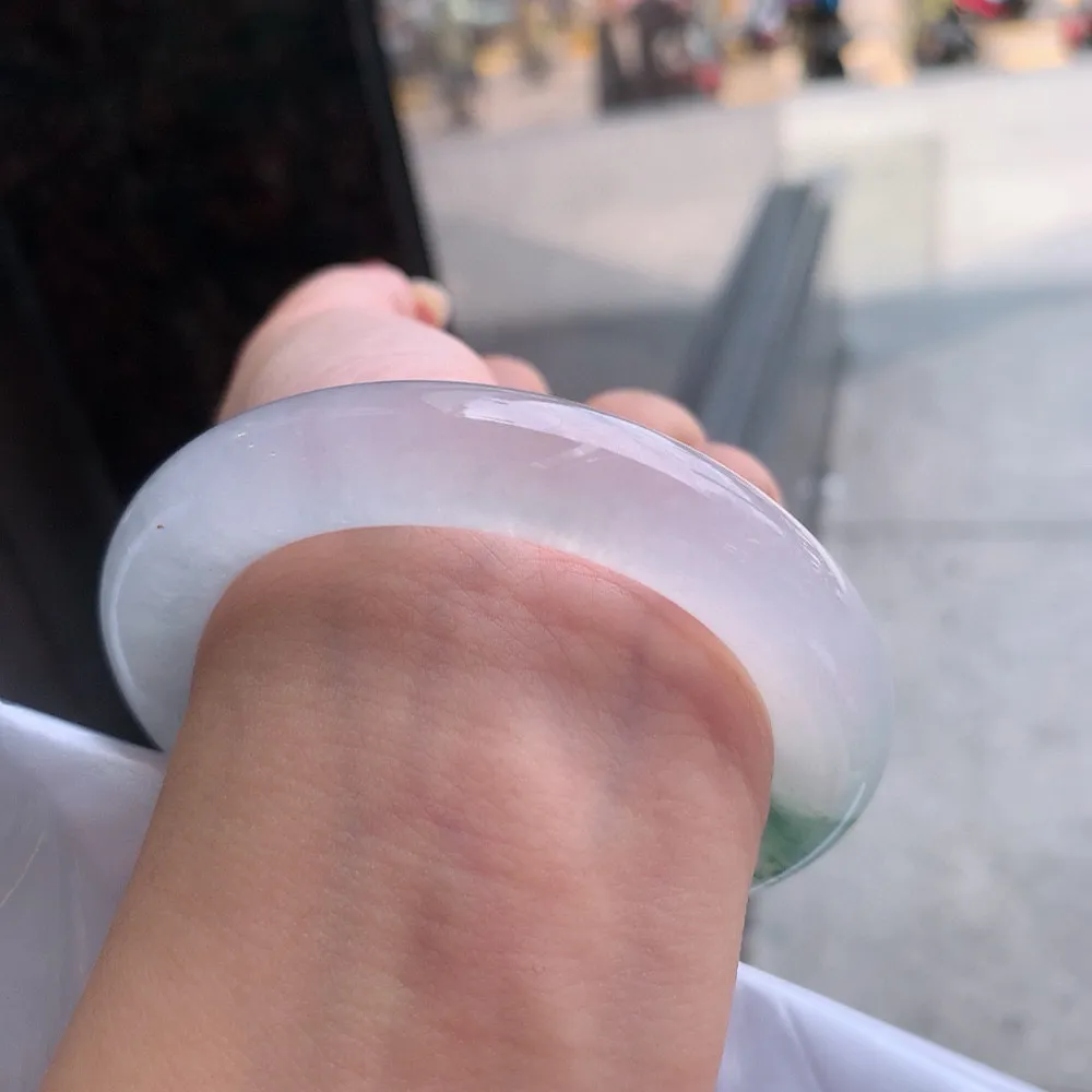 圆条冰玻飘花 一丝冰丝根 尺寸:54.5/11.3  种水好