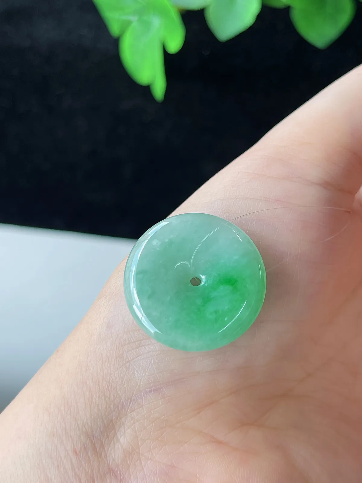 翡翠冰糯种浅绿色平安扣