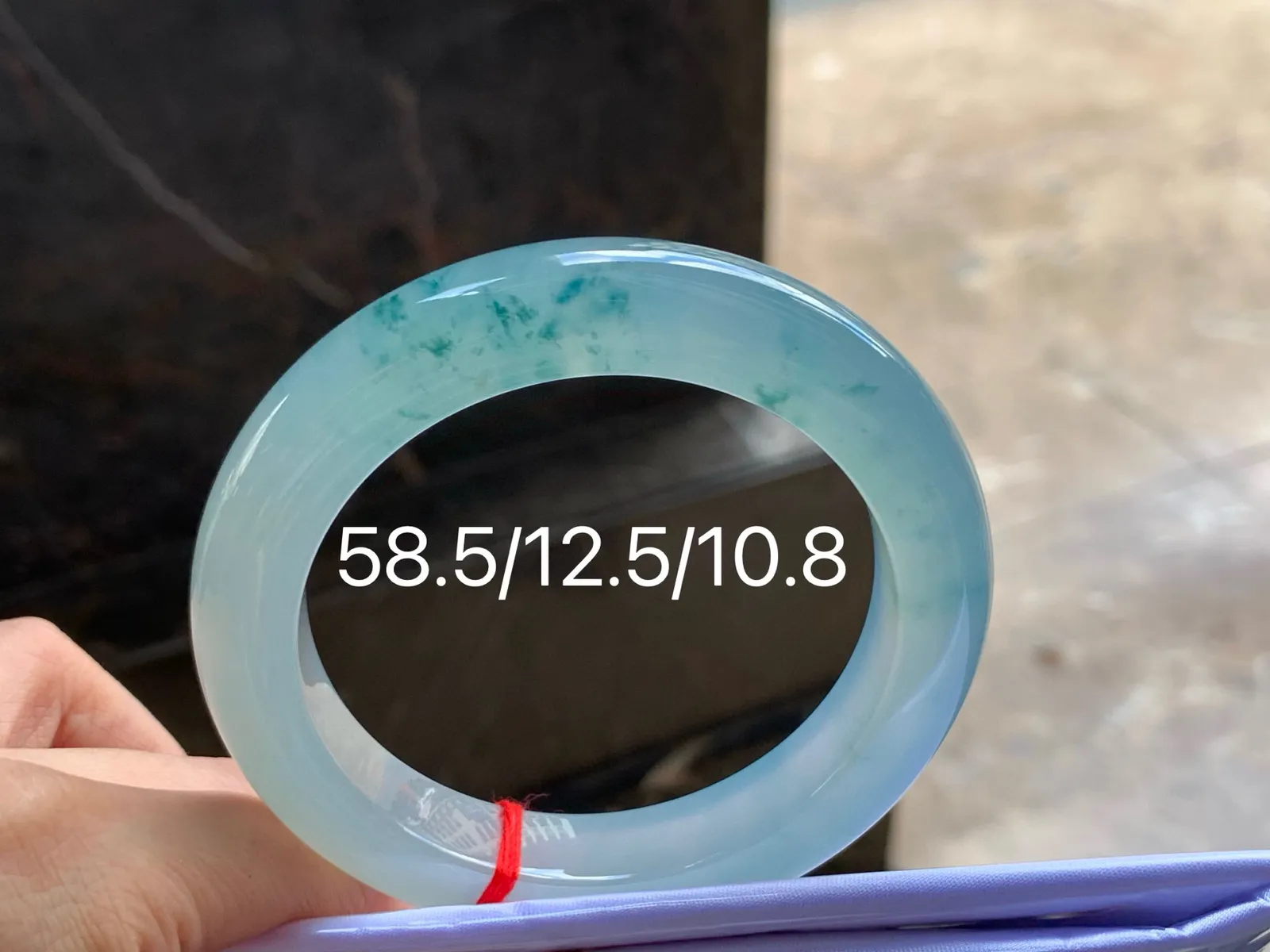 冰种飘花手镯
58.5/12.5/10.8mm
