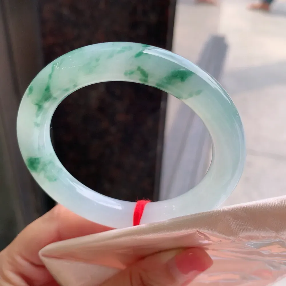 圆条高冰飘花 无瑕 尺寸:54.8/10.2 花美️️