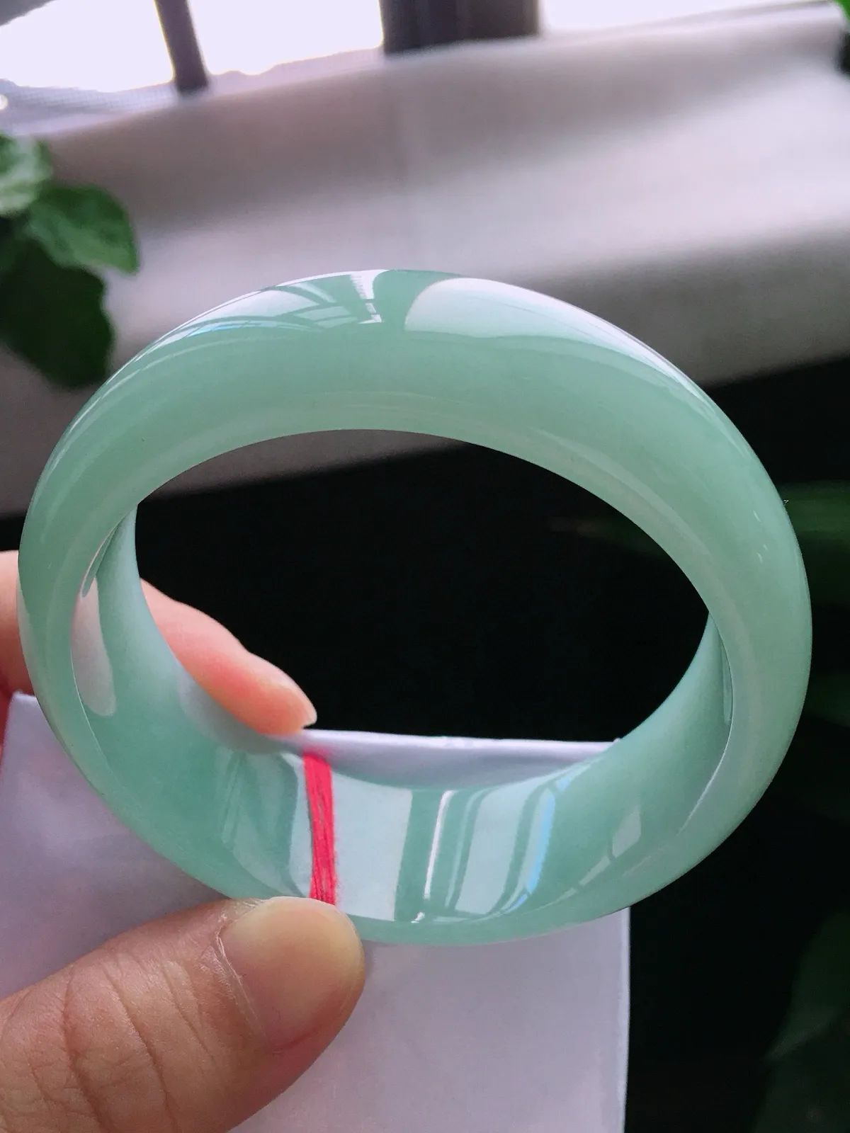圈口60，正圈手镯，大圈口，绿底，玉质冰润细腻，宽版，尺寸60-21-7.8mm