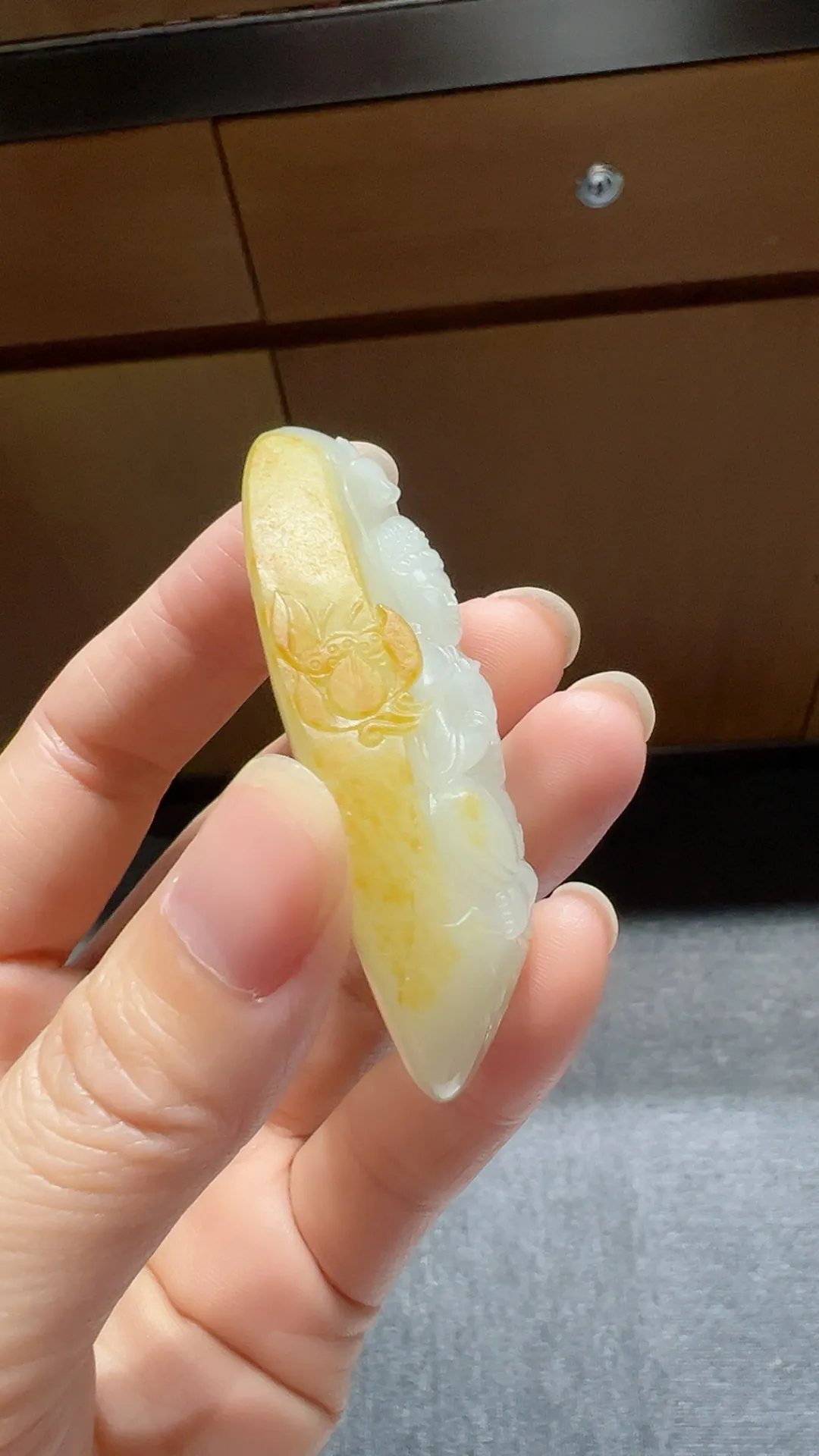 籽料｜黄皮观音

重37.8克 尺寸59*28*16mm
