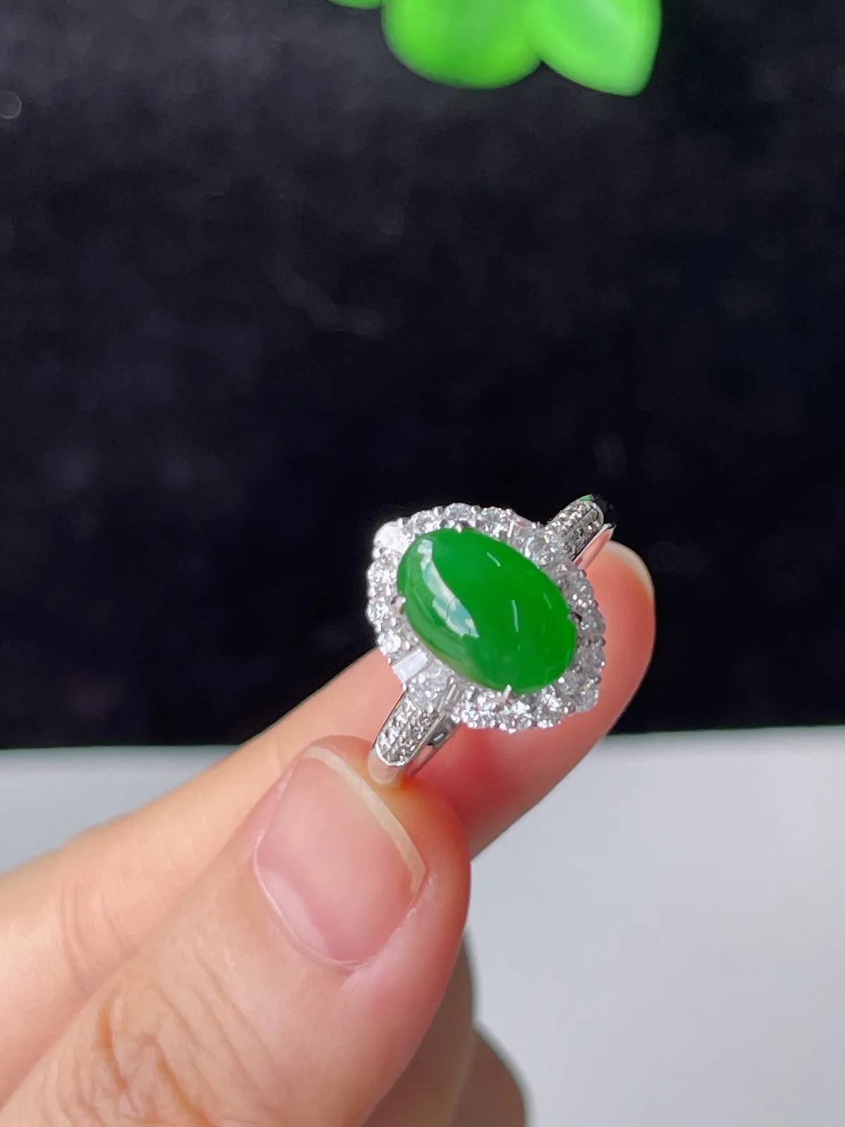 翡翠冰糯种绿色戒指，印记：G18K