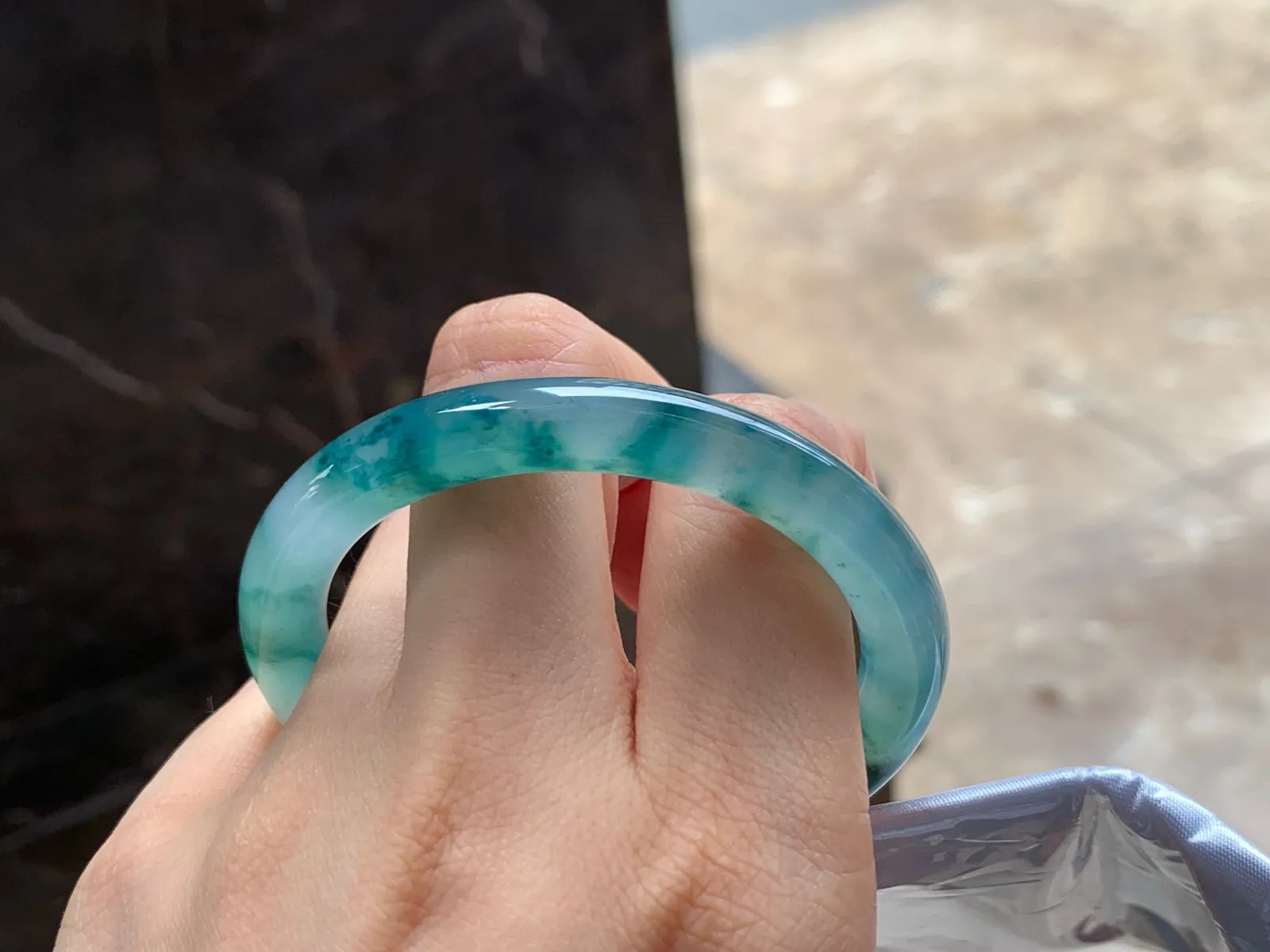 冰种飘花细圆条手镯
种好50.4/7.9mm