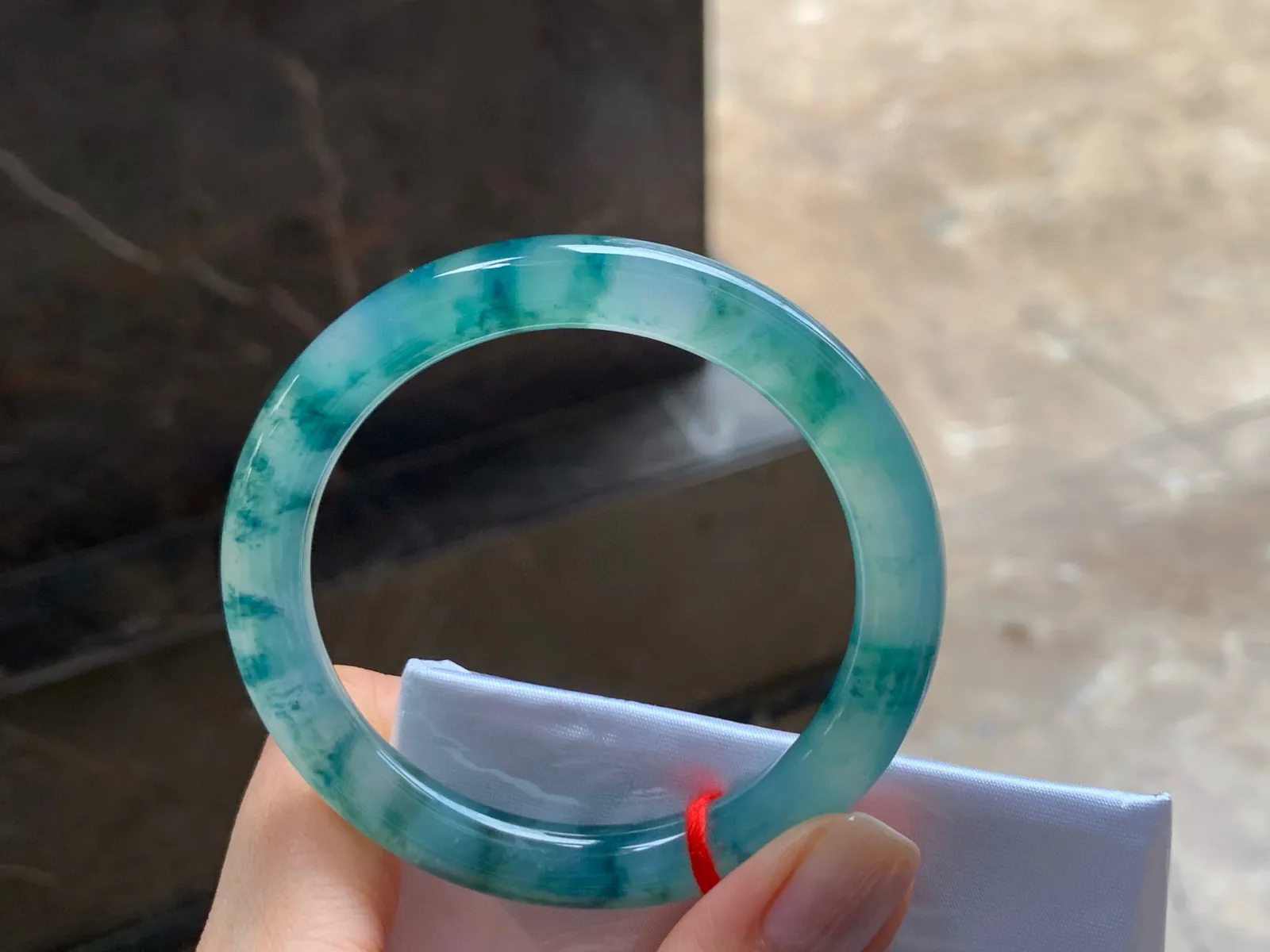 冰种飘花细圆条手镯
种好50.4/7.9mm