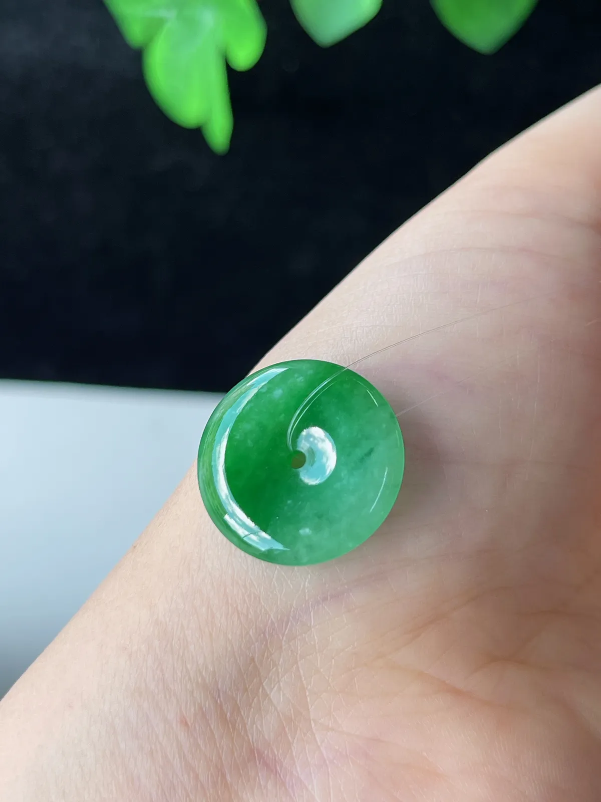 翡翠冰糯种浅绿色平安扣