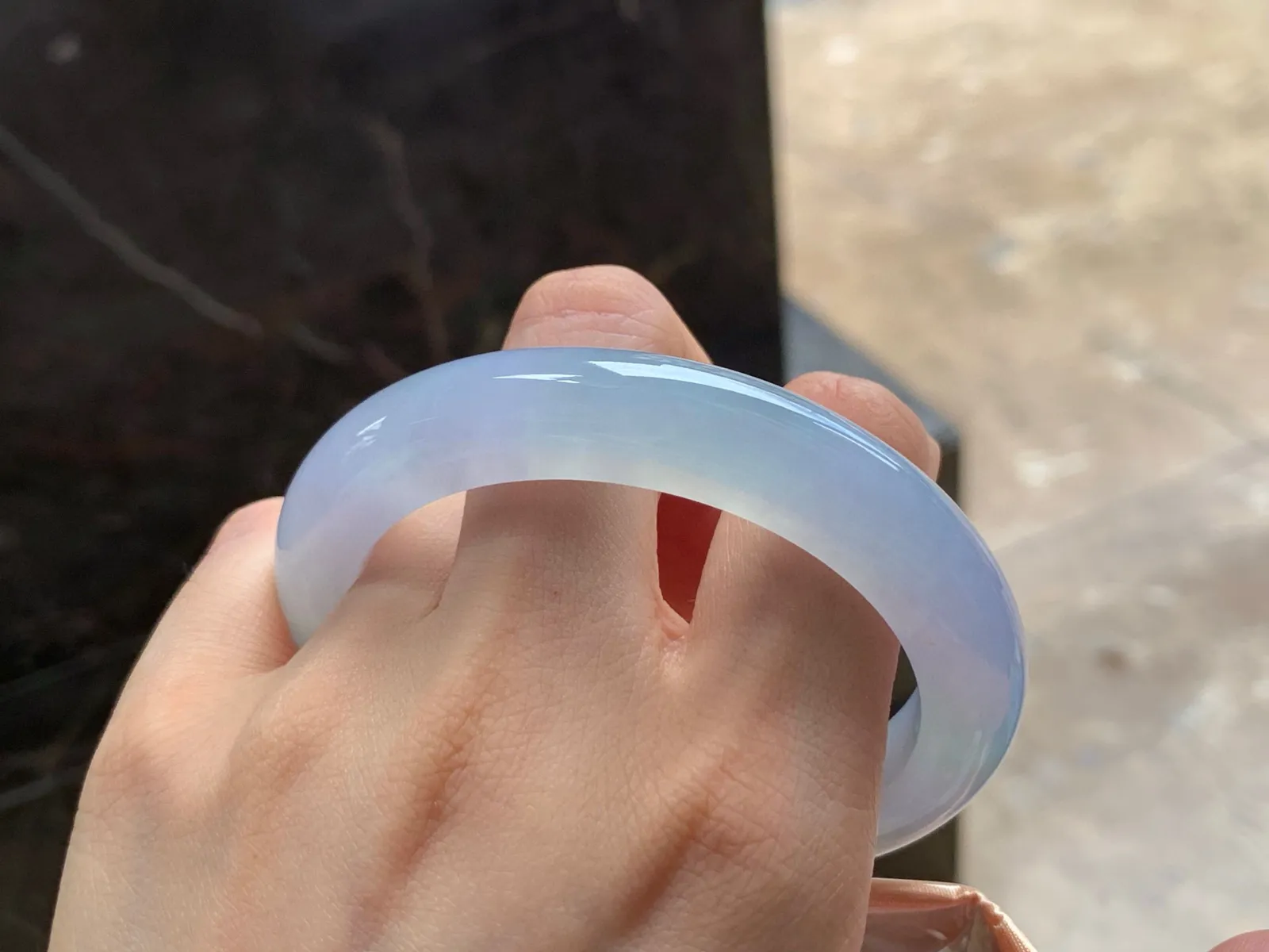 冰春色手镯
清爽57/10.7/9.5mm