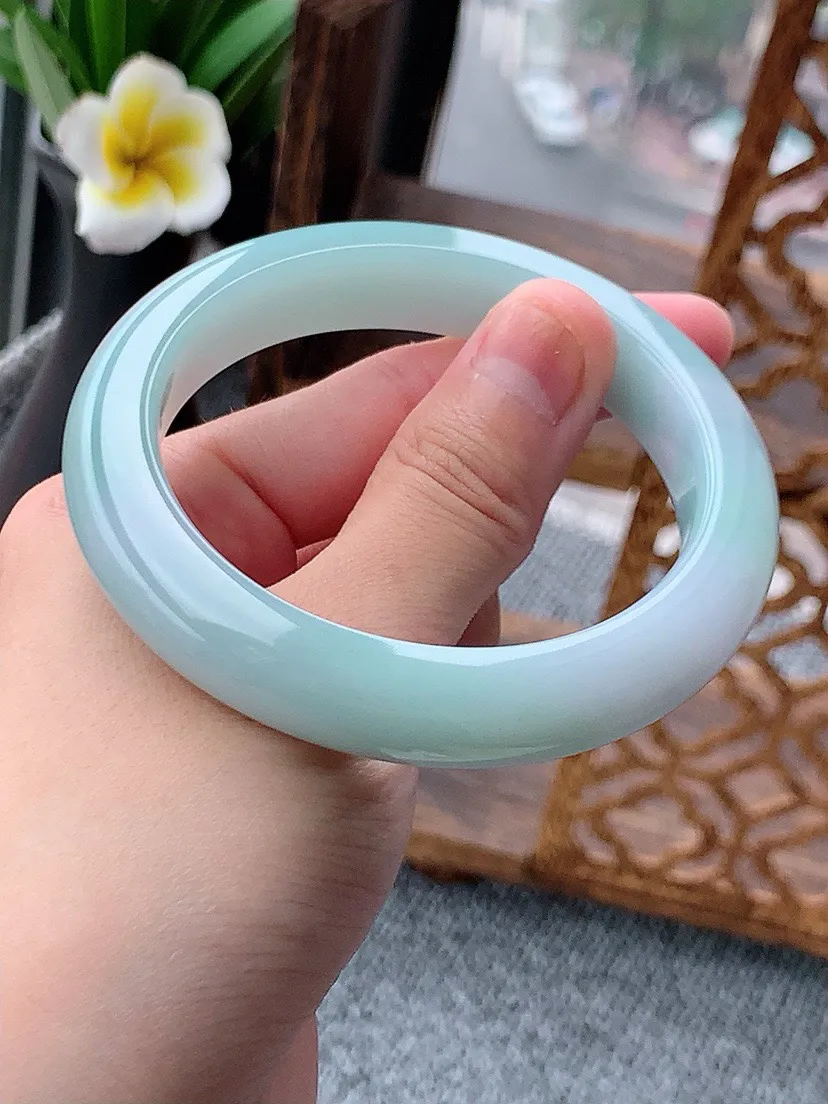 a货翡翠老坑正装正圈手镯56-57圈口  尺寸56.5×11.7×8.6mm 重量64.00g 0617
