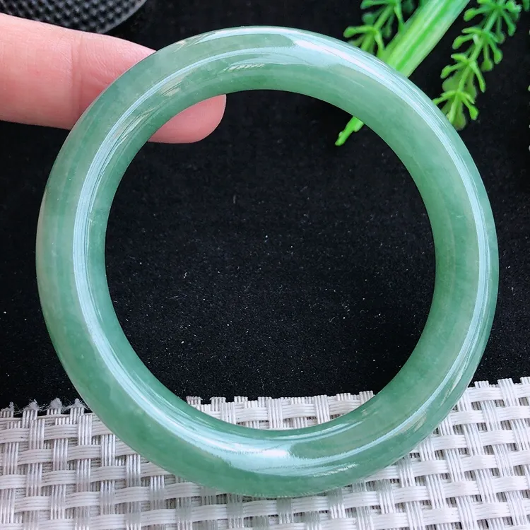 自然光57/10.8/10.4老坑冰胶果冻满绿圆条手镯翡翠玉镯美人镯