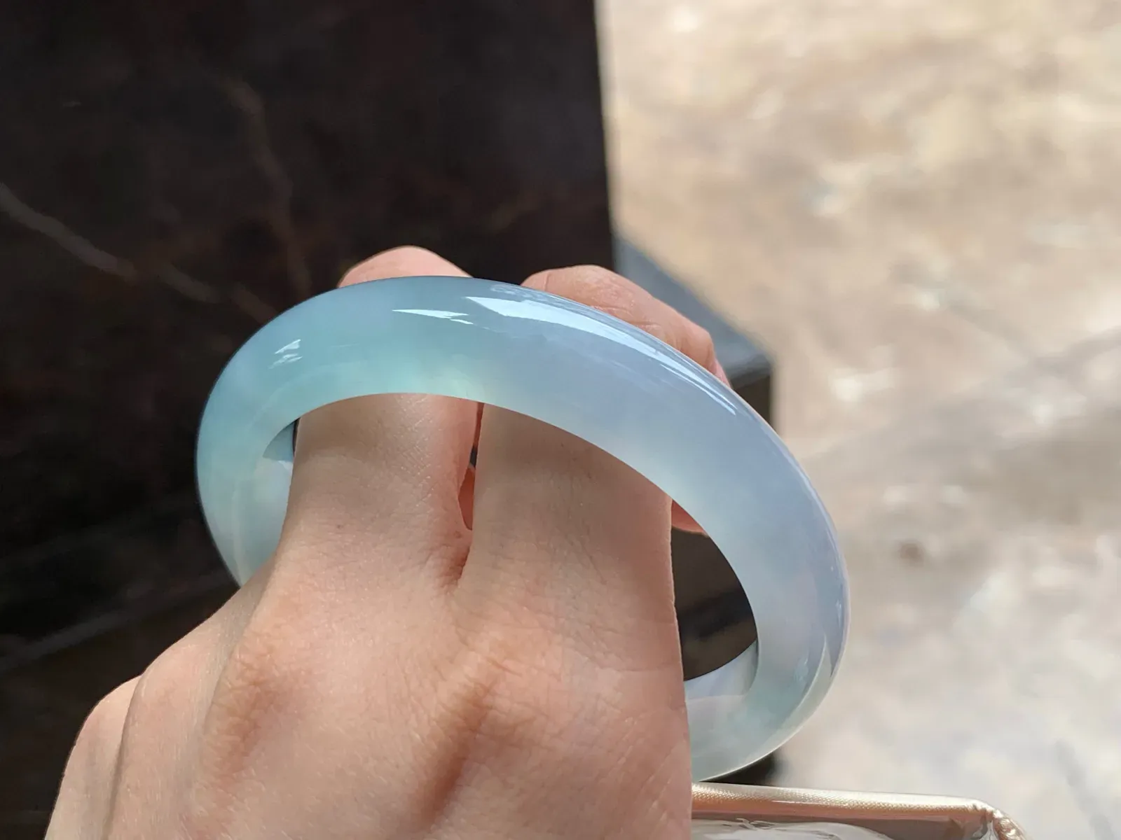 冰手镯
底色漂亮 55.2/12/8.8mm