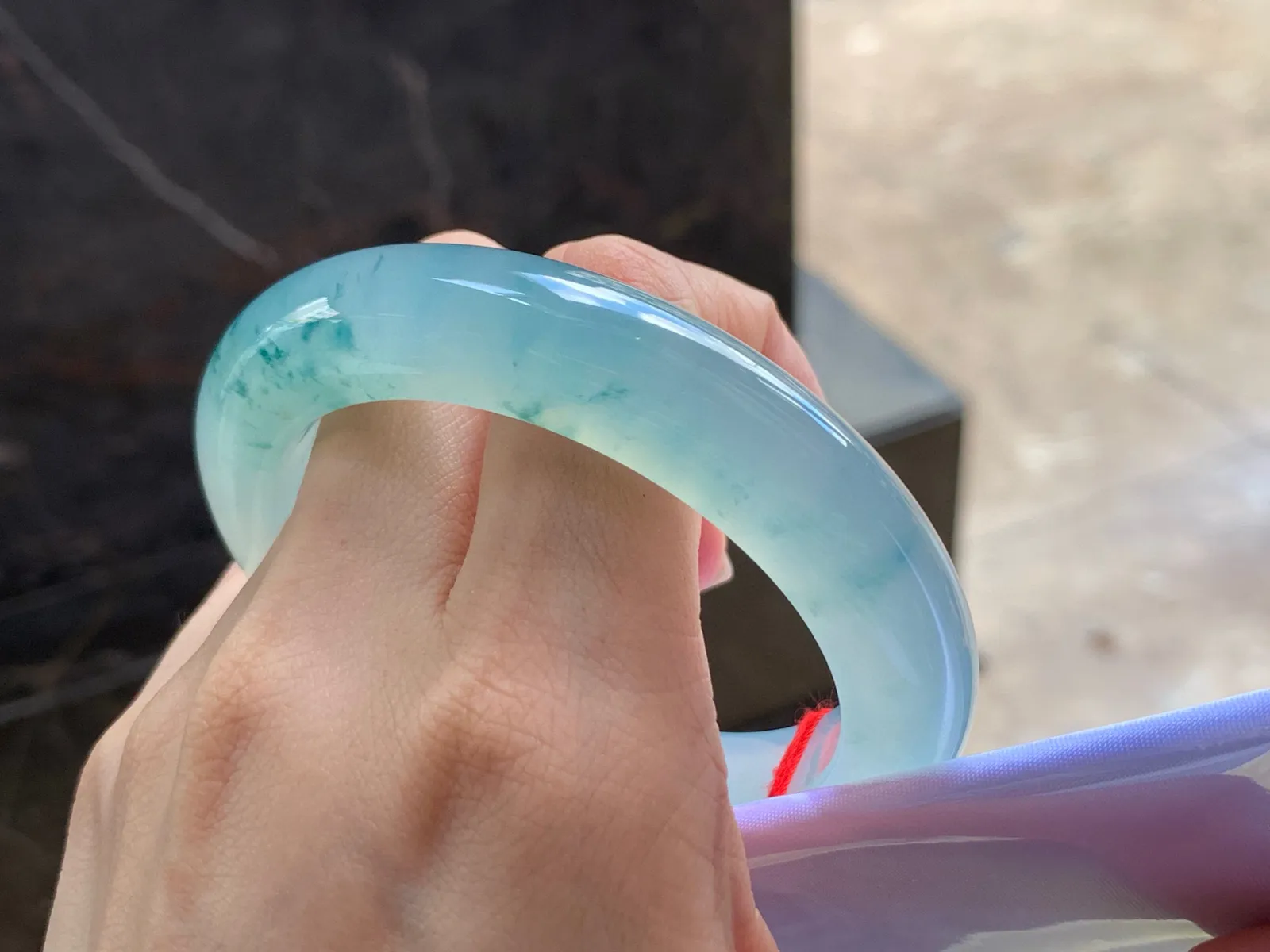 冰种飘花手镯
58.5/12.5/10.8mm
