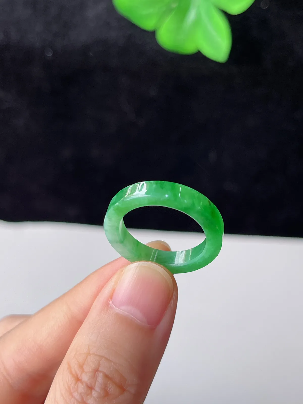 翡翠冰糯种绿色戒指