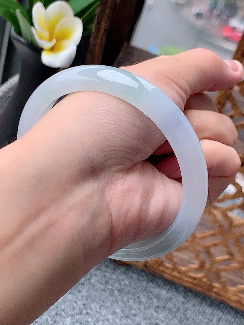 a货翡翠老坑淡紫罗兰正装正圈手镯63-64大圈口  尺寸63.5×10.6×7.5mm 重量55.07g 0618