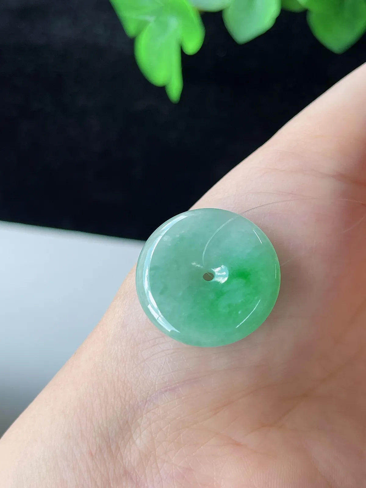 翡翠冰糯种浅绿色平安扣