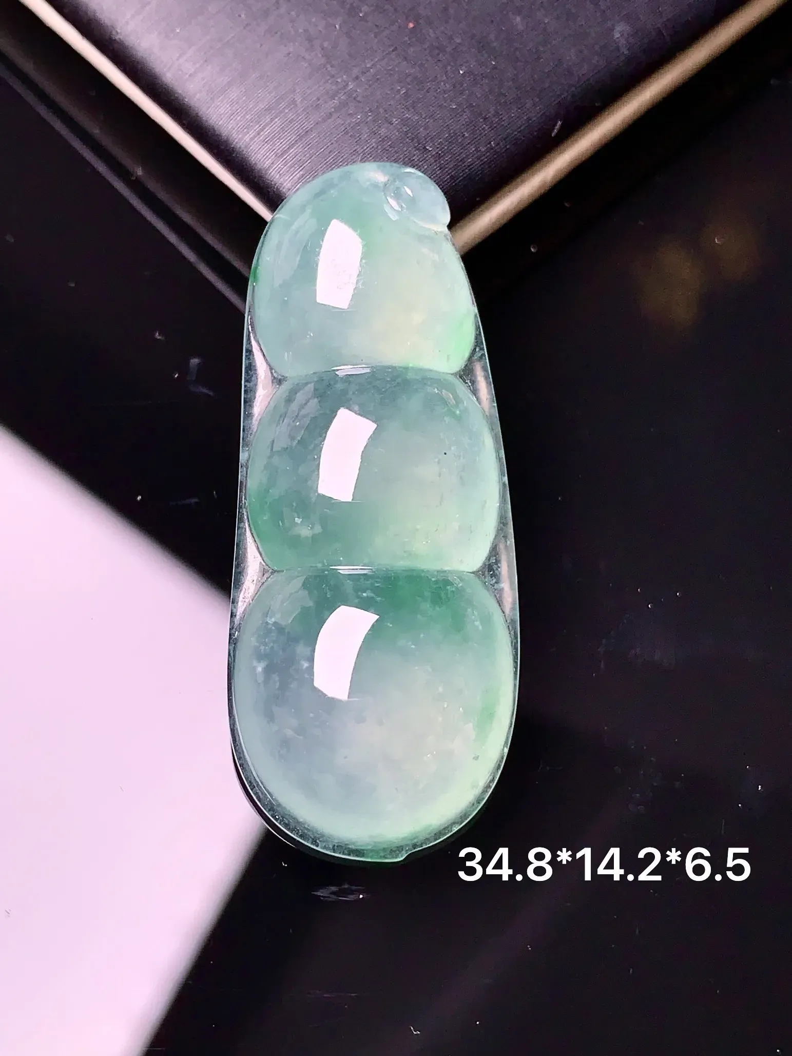 冰种飘绿平安扣吊坠 玉质细腻 水润亮眼  整体尺寸34.8*14.2*6.5