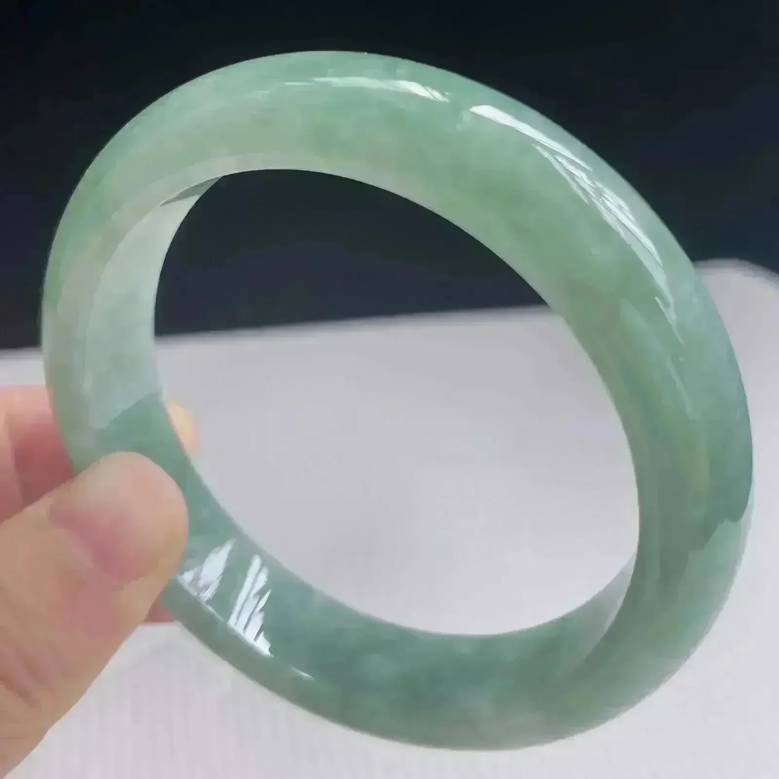 天然玉石翡翠54.5圈口镯子缅甸A货满绿正圈手镯百搭款54.60g