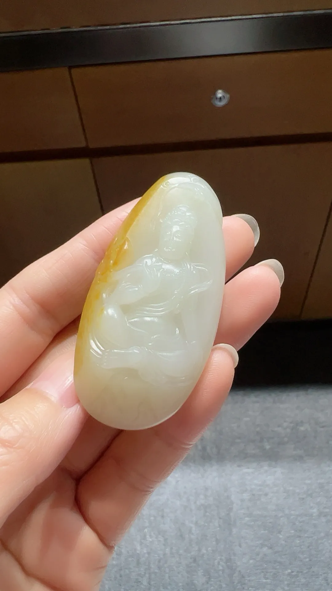 籽料｜黄皮观音

重37.8克 尺寸59*28*16mm