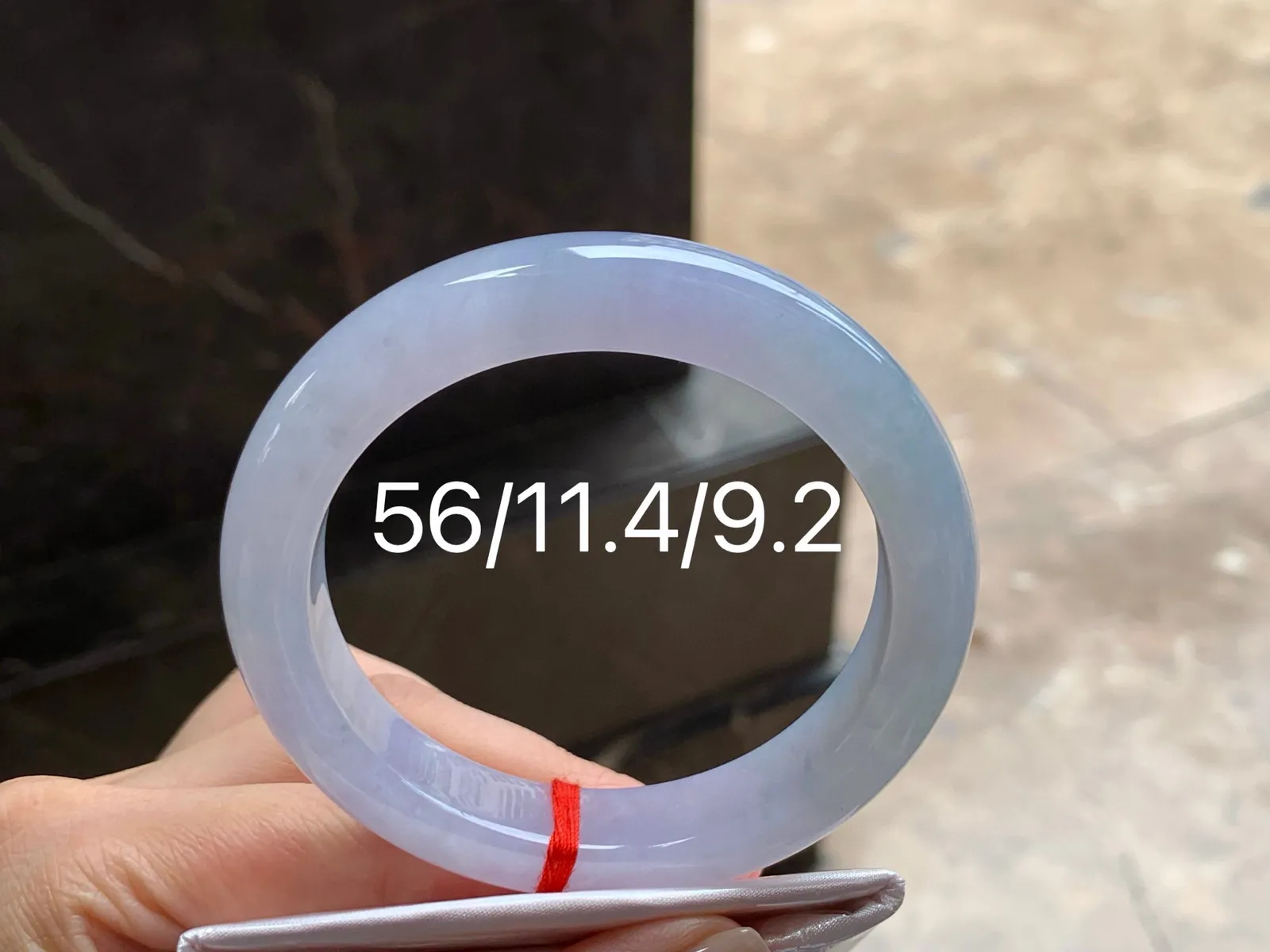 春色手镯
水润清爽 56/11.4/9.2mm