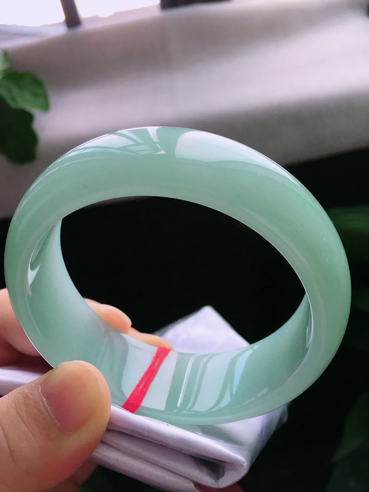 圈口60，正圈手镯，大圈口，绿底，玉质冰润细腻，宽版，尺寸60-21-7.8mm