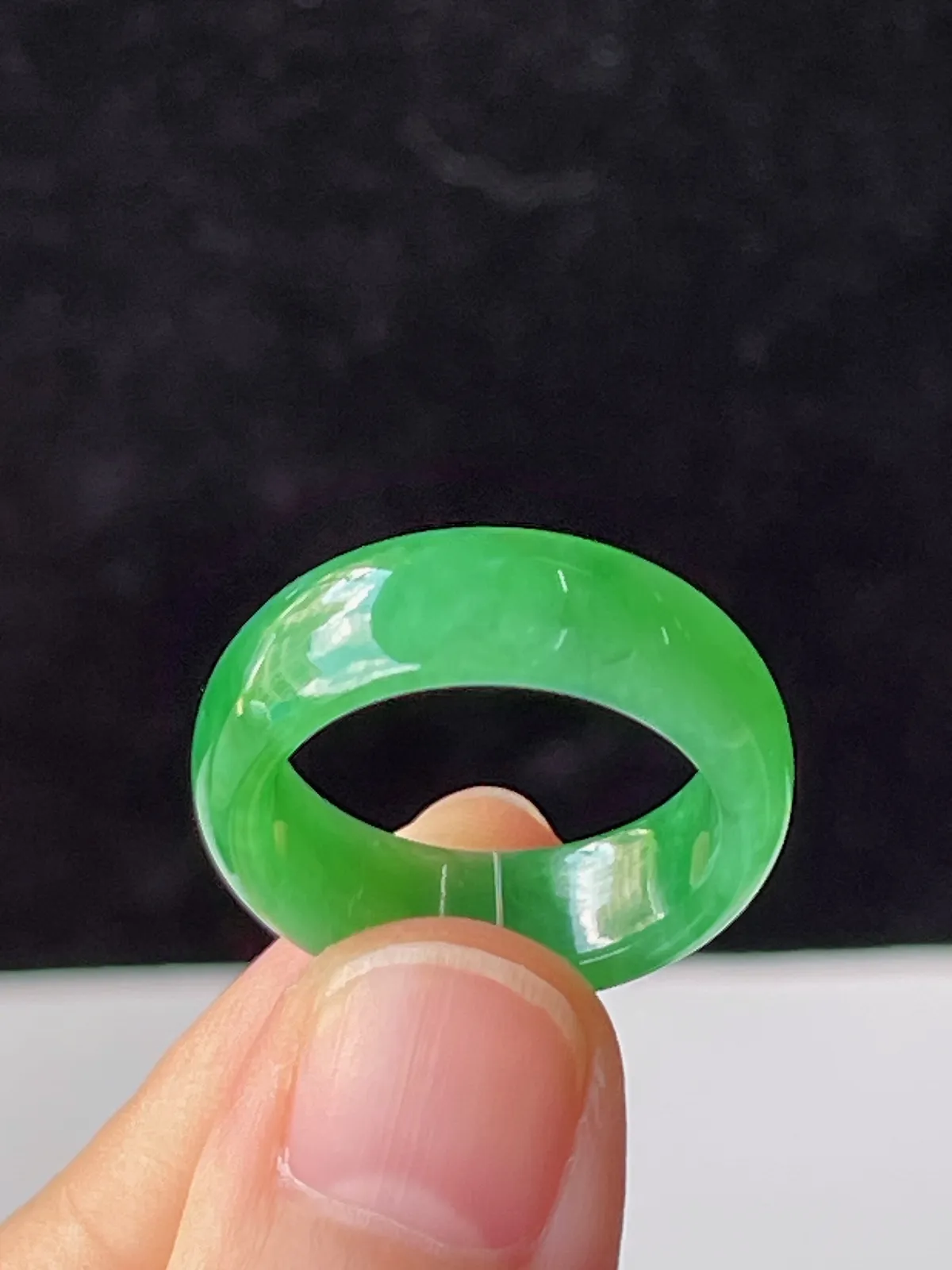 翡翠冰糯种飘绿戒指