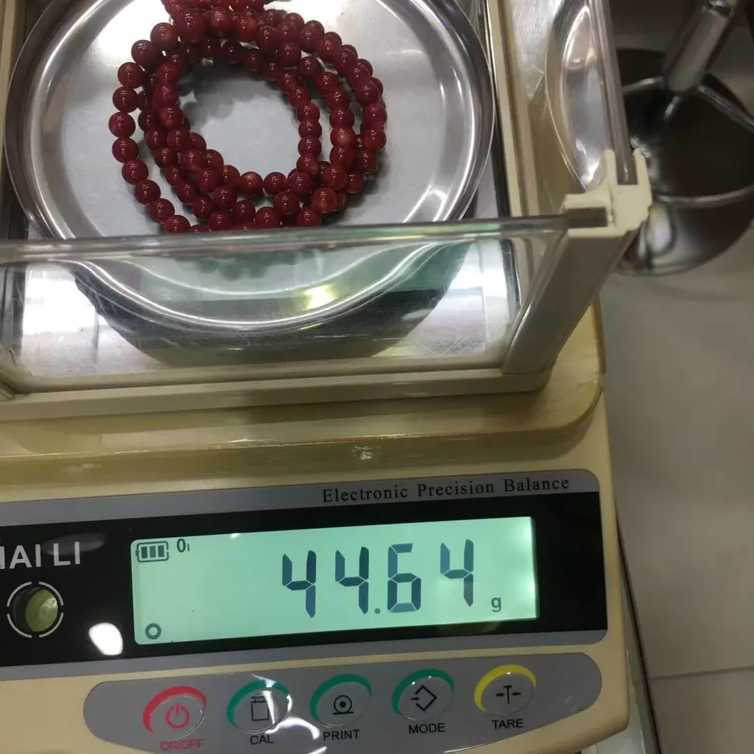 【天然日本阿卡牛血红珊瑚7mm圆珠108粒佛珠链】项链手链两用款！️遇不可求！日本产地，阿卡材料，牛血红颜色，光泽柔润透亮，直径约6.9-6.2mm，重量44.64克，珊瑚本为佛教珍宝，来自深海千年生长，有生长纹，属于有机宝石，气场强大，稀少珍贵！每粒均为天然无添加无修补！少虫眼少白芯！收藏精品！传承宝贝！
