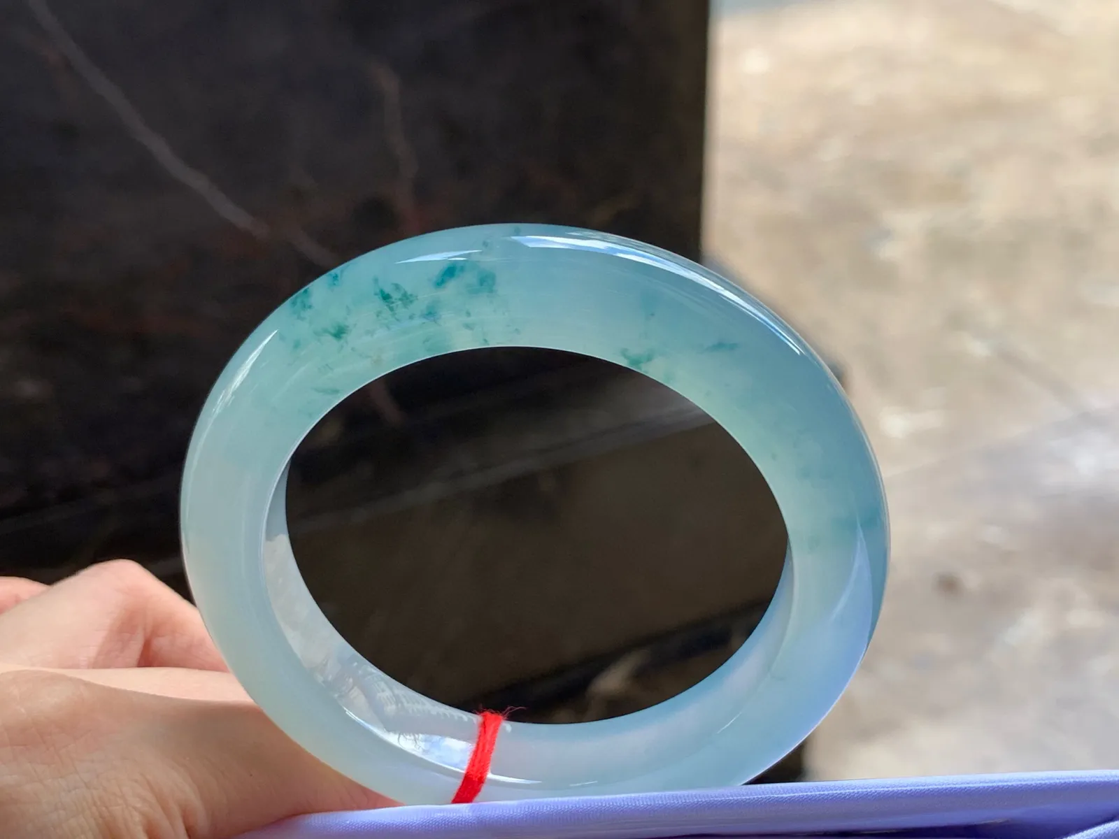 冰种飘花手镯
58.5/12.5/10.8mm