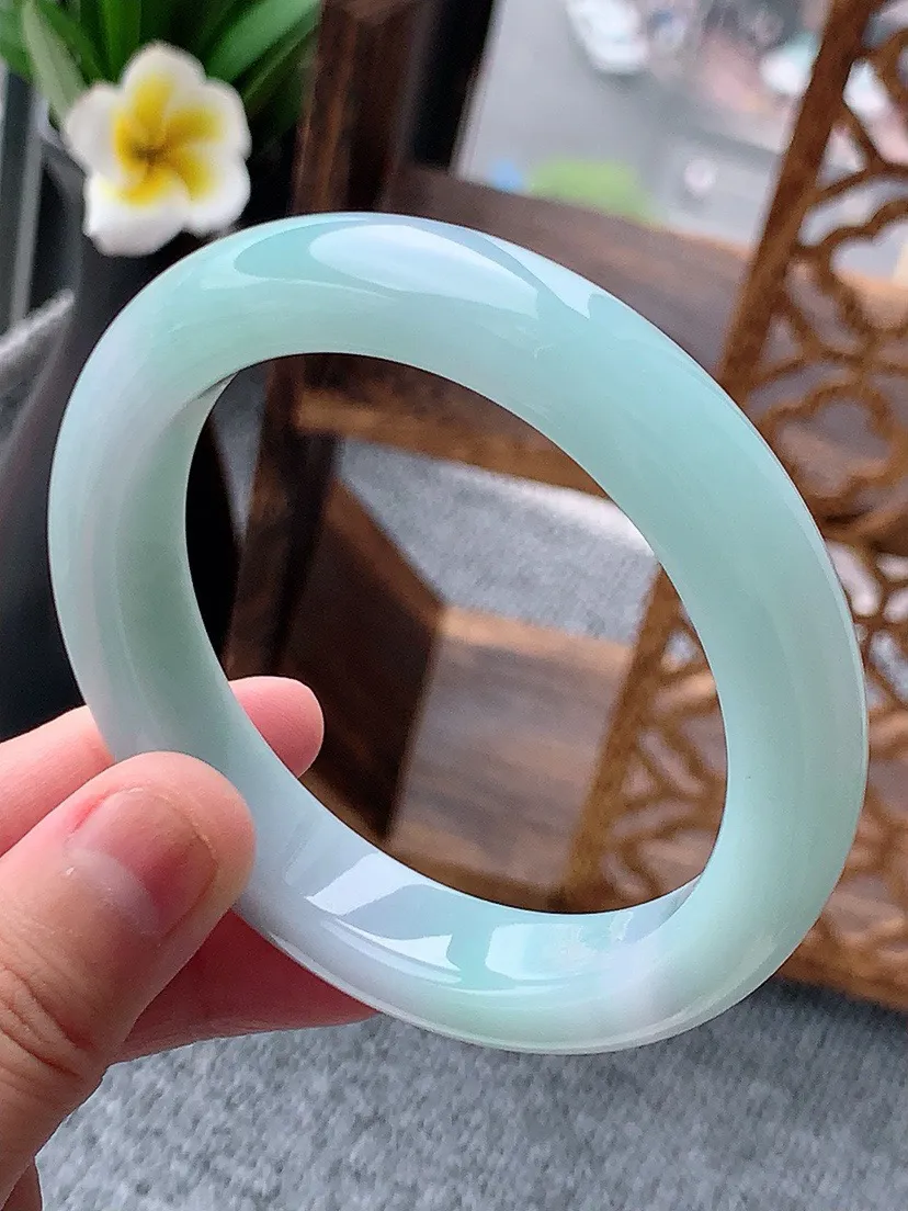 a货翡翠老坑正装正圈手镯56-57圈口  尺寸56.5×11.7×8.6mm 重量64.00g 06