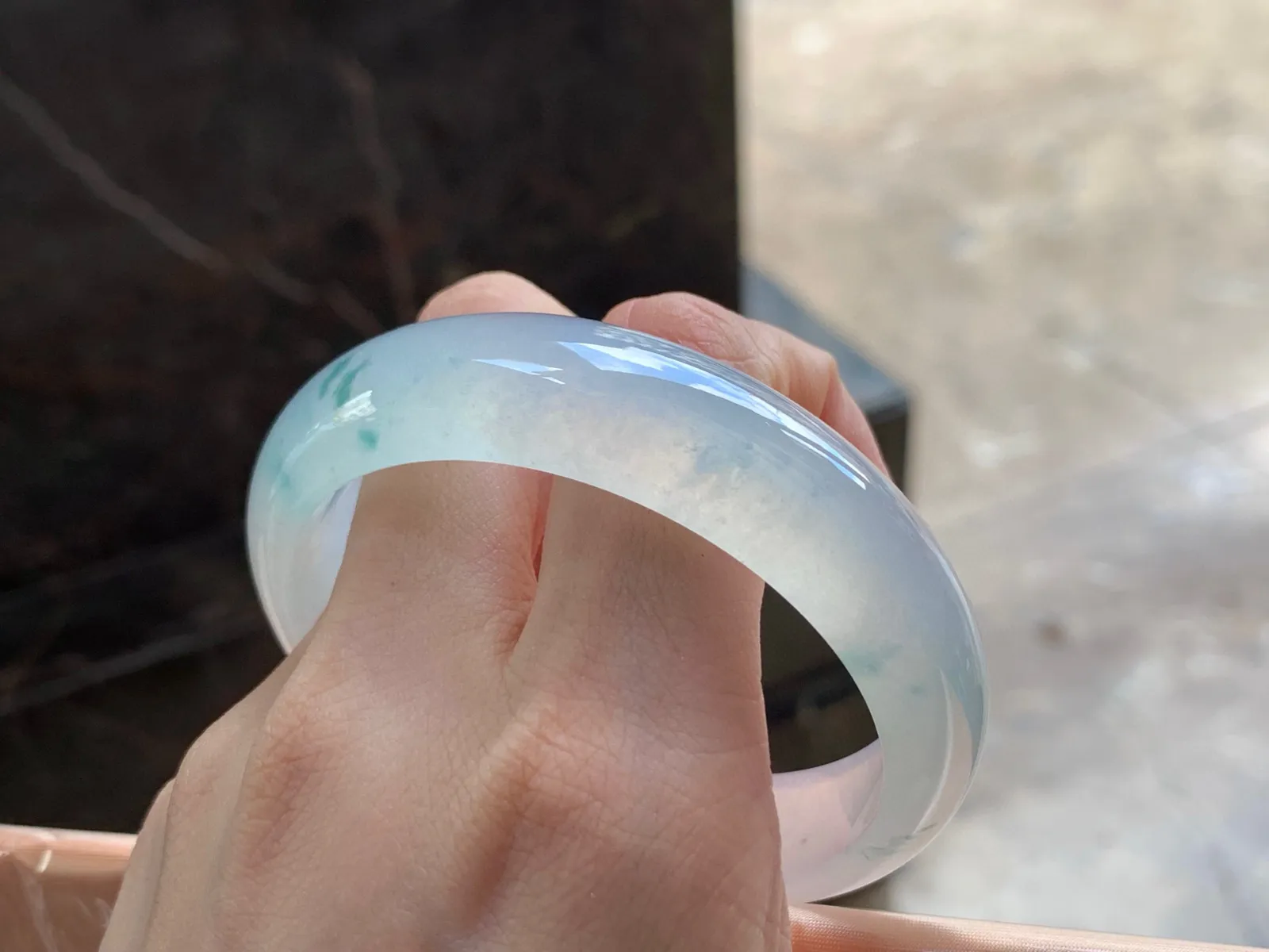 冰种飘花手镯
种老58.2/15.6/8mm