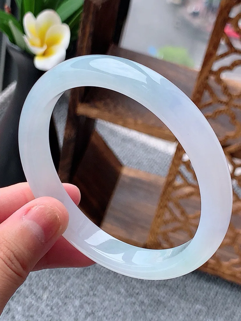 a货翡翠老坑淡紫罗兰正装正圈手镯63-64大圈口  尺寸63.5×10.6×7.5mm 重量55.0