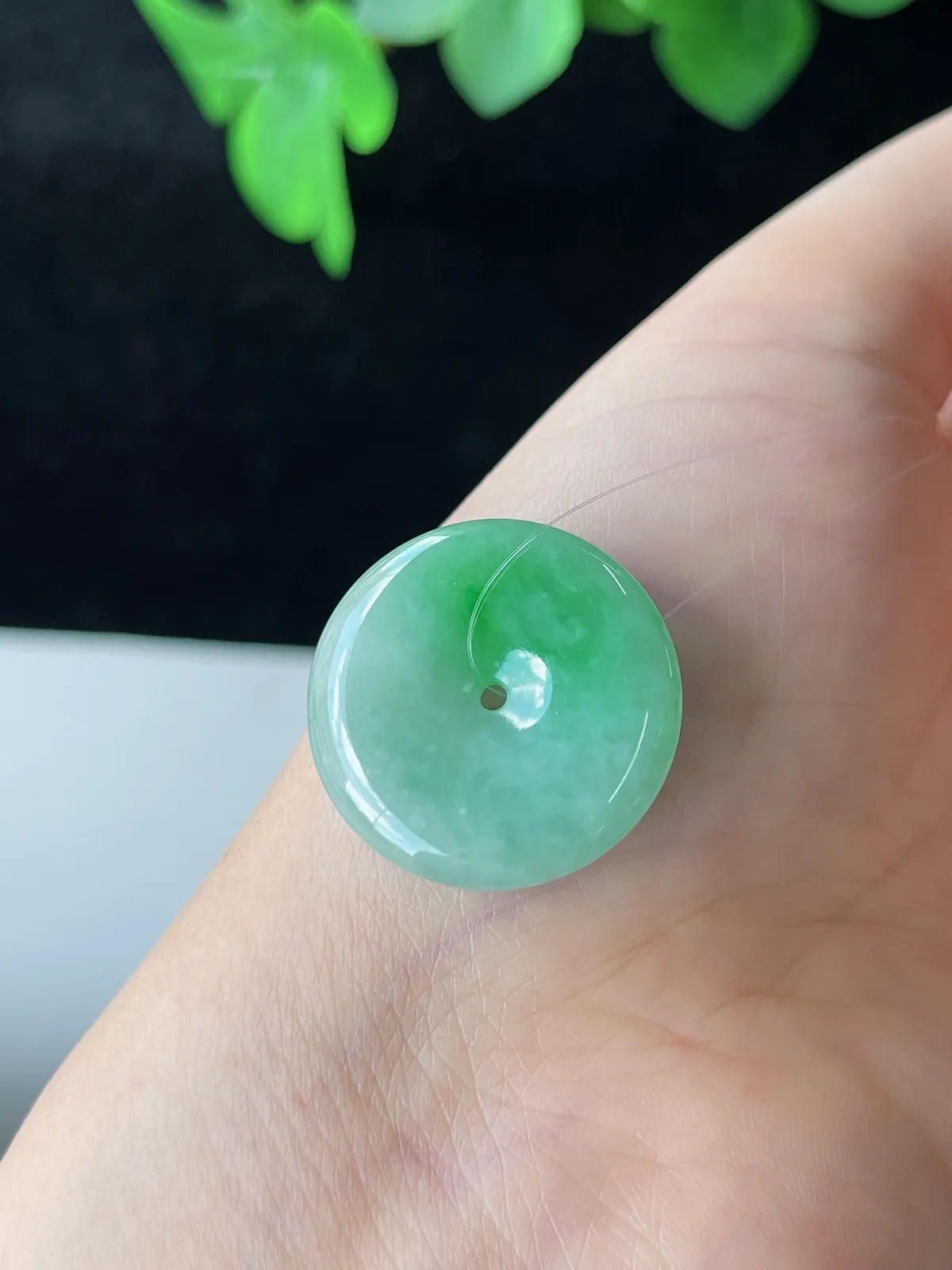 翡翠冰糯种浅绿色平安扣