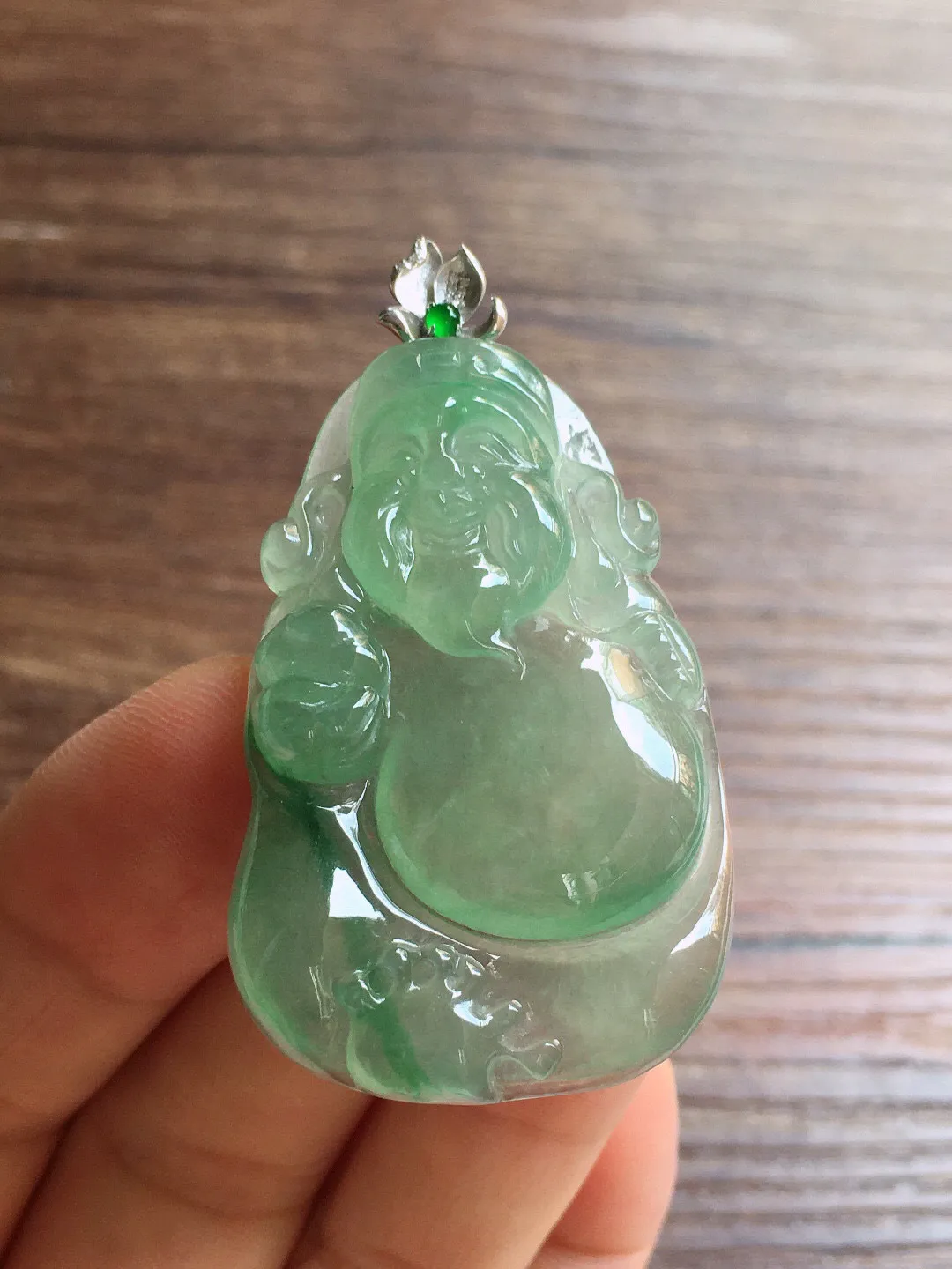 冰晴底财神吊坠，18k金扣头，冰润细腻，品相好，种水足，裸石尺寸43.7*28.5*5.8