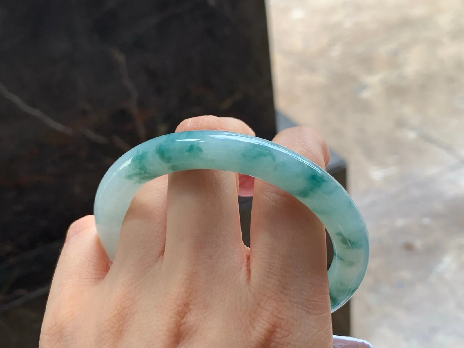 飘花细圆条手镯
56.4/9.3mm
