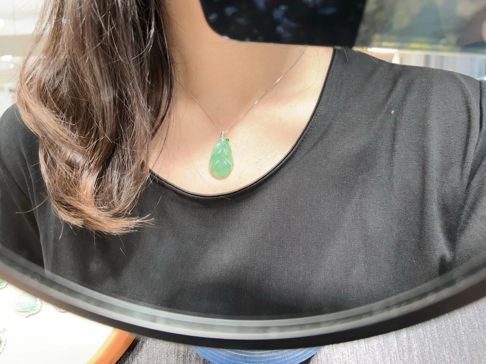甜绿·叶子
甜甜润润的，如同糖果般的色彩，很难有人不爱这抹绿～
18k