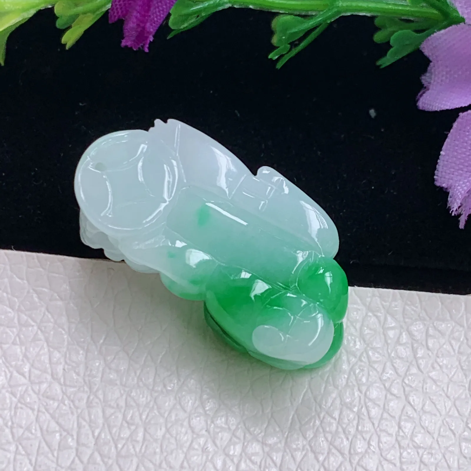 px实拍28.9*14.5*8.8天然翡翠精雕冰胶飘绿小貔貅玉吊坠玉皮休