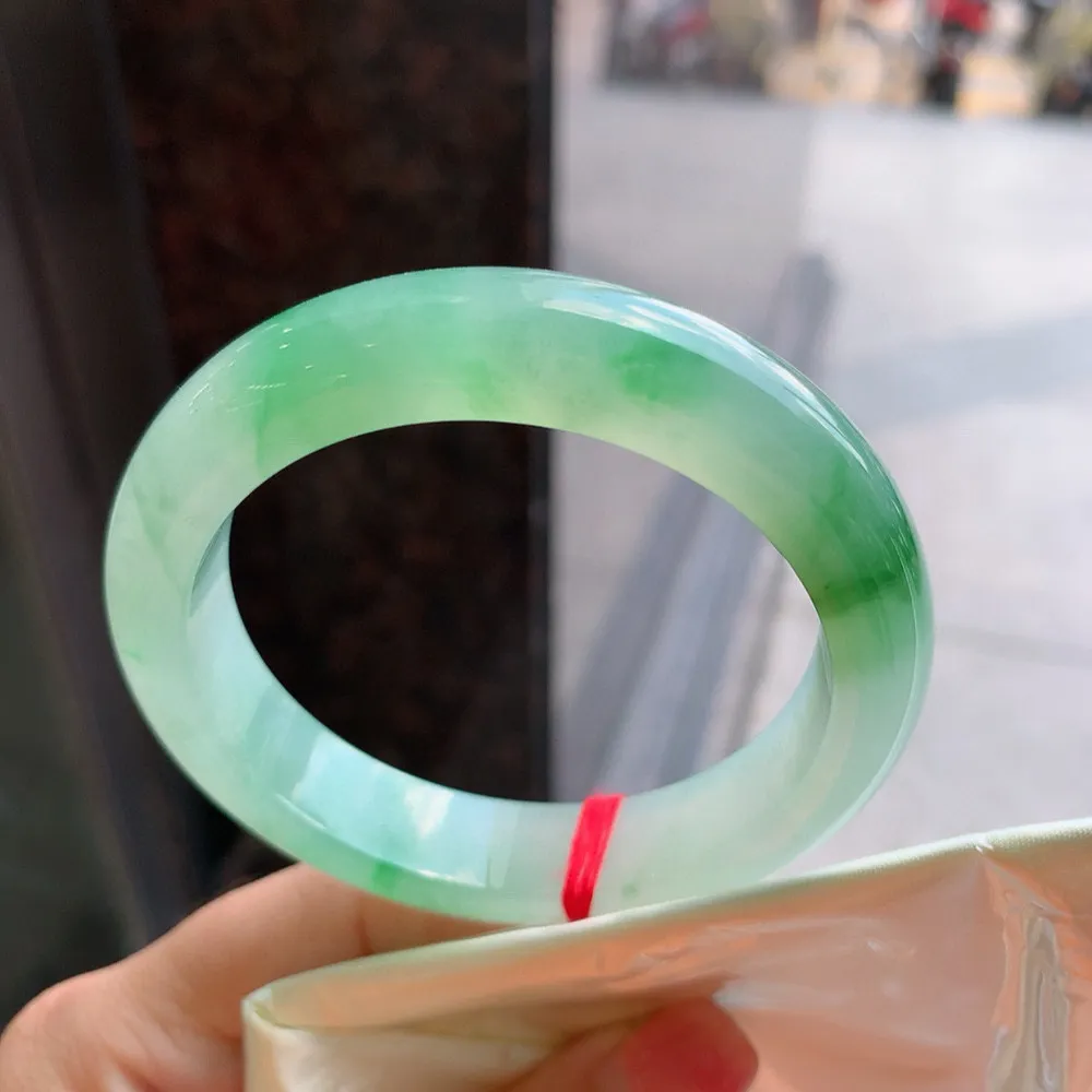 正圈高冰绿 无瑕 尺寸:54.6/12.3/8.5 种色俱佳