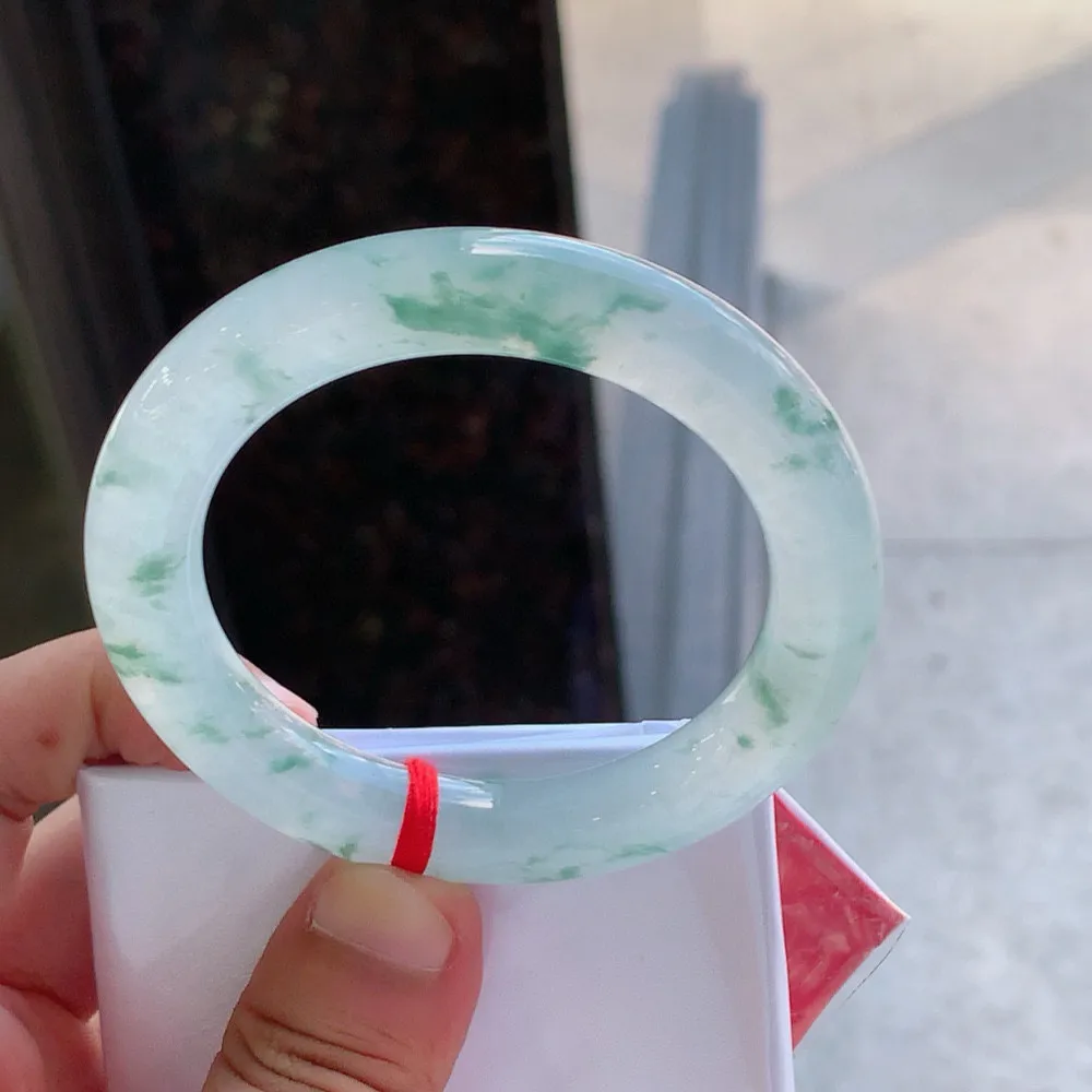 贵妃冰玻飘花 无瑕 尺寸:54.6/10.8 花美 种水好️️