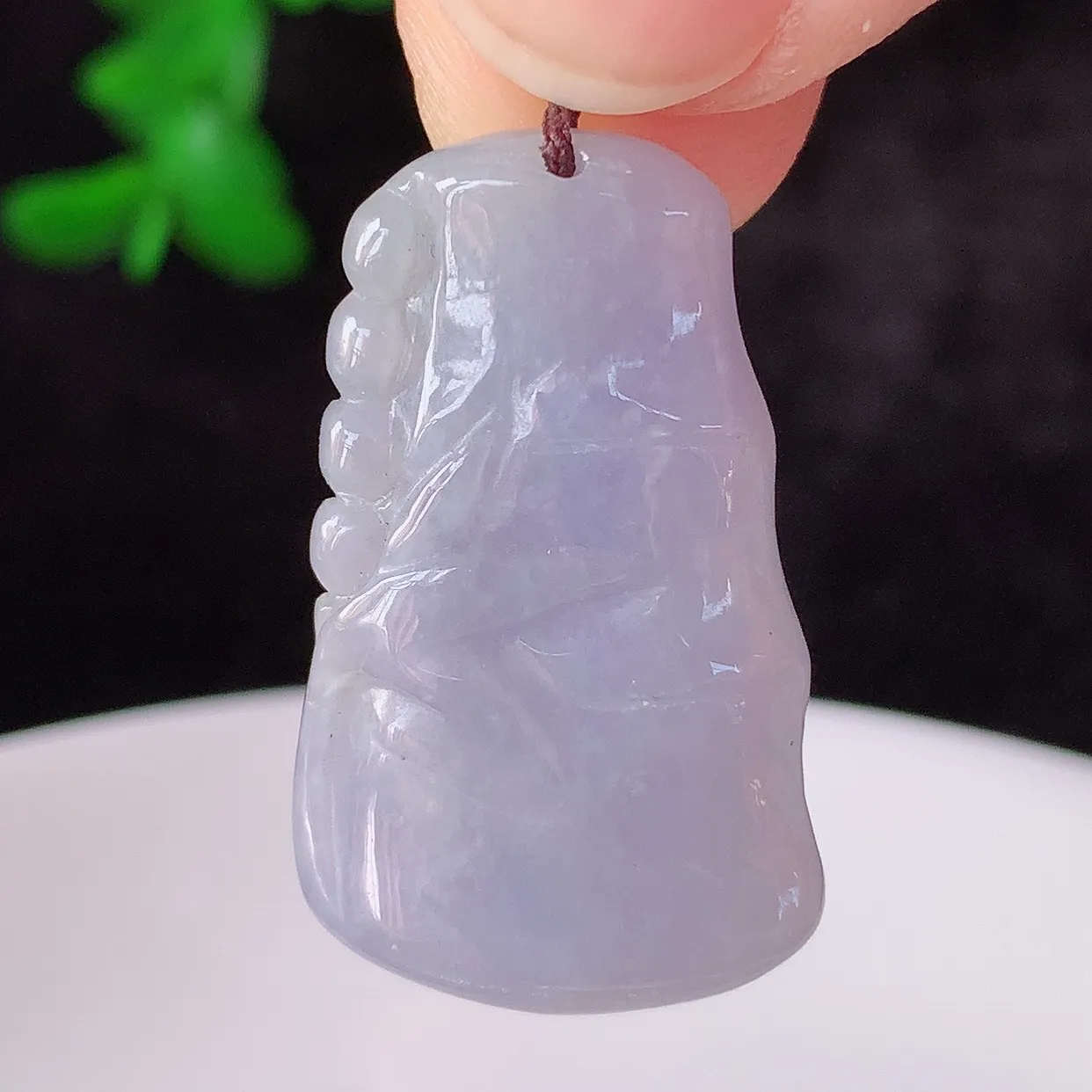 自然光实拍，冰糯种紫罗兰翡翠节节高竹节玉坠，款式时尚大方，竹节寓意好，佩戴事业，学业节节高升！#46.24