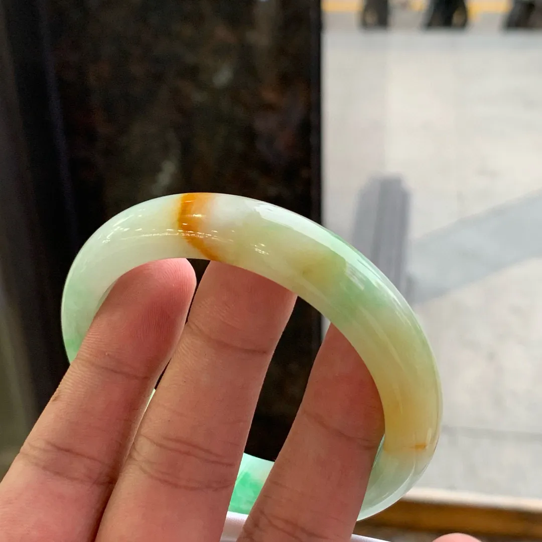 正圈冰糯黄加绿 无瑕 尺寸:56.5/12.5/8.4 超值