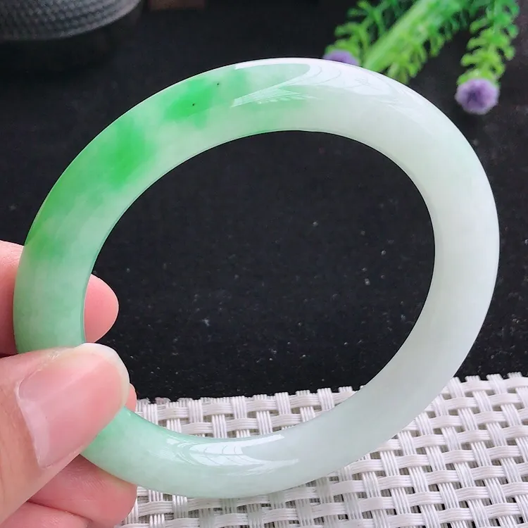 自然光57/9.5/10老坑精美冰润白底青飘阳绿圆条手镯翡翠玉镯美人镯