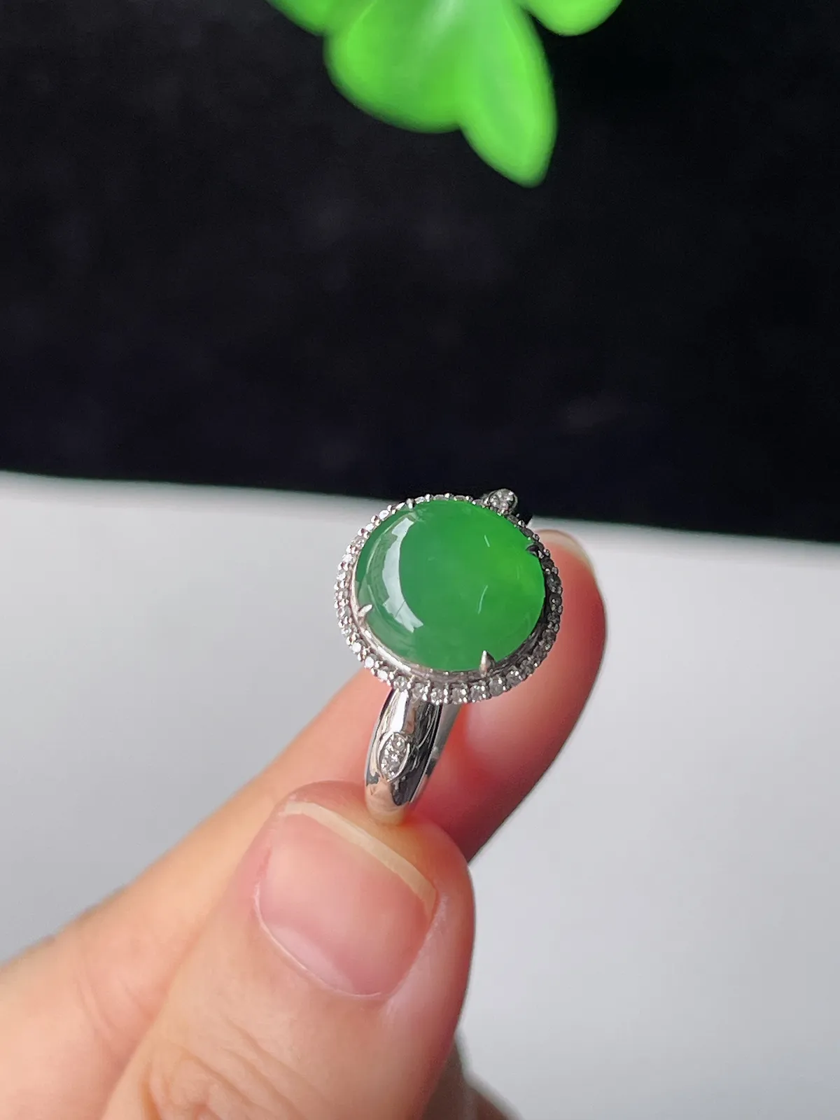 翡翠冰糯绿色戒指