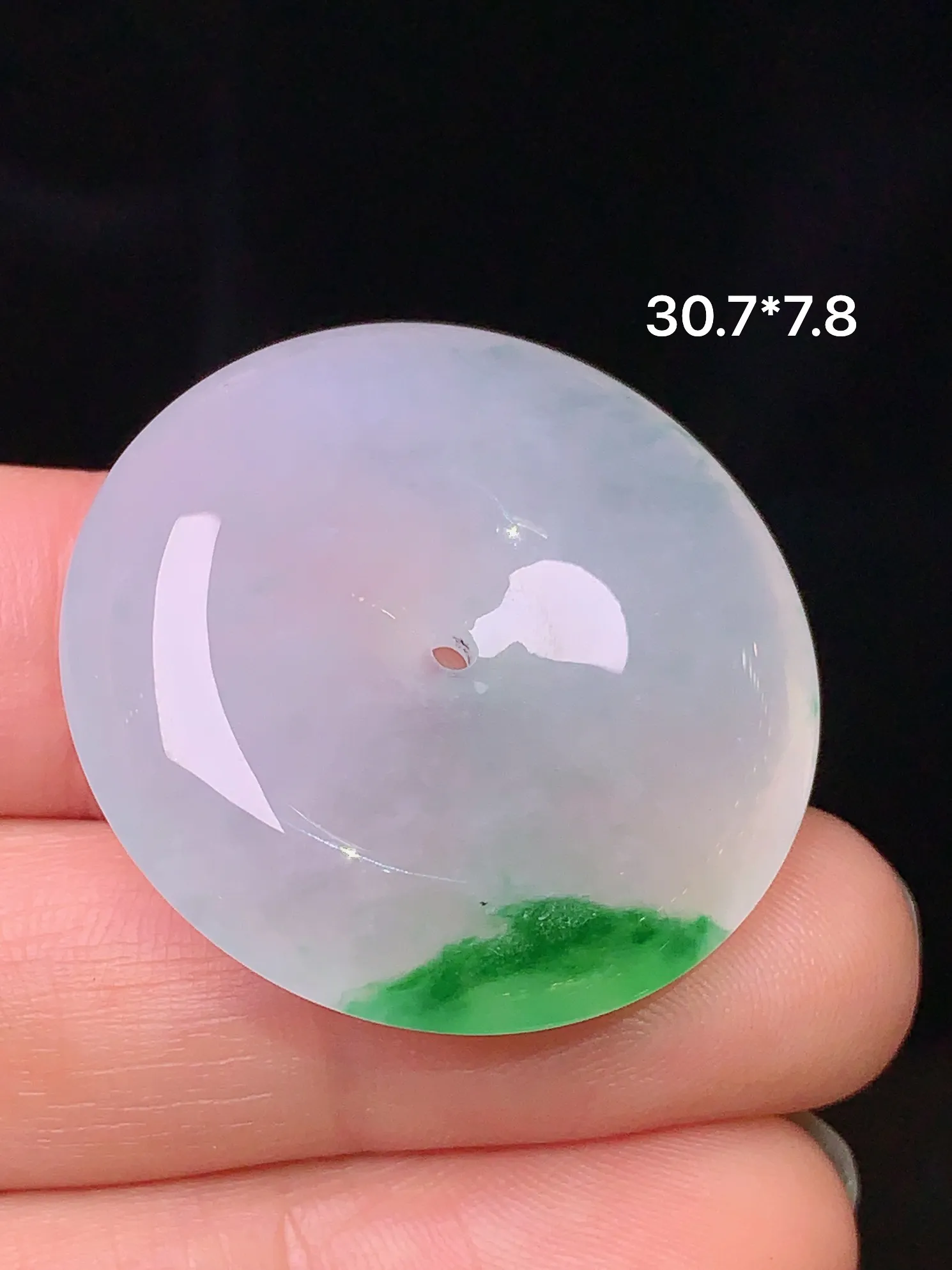 飘绿平安扣吊坠 玉质细腻 水润亮眼  整体尺寸30.7*7.8