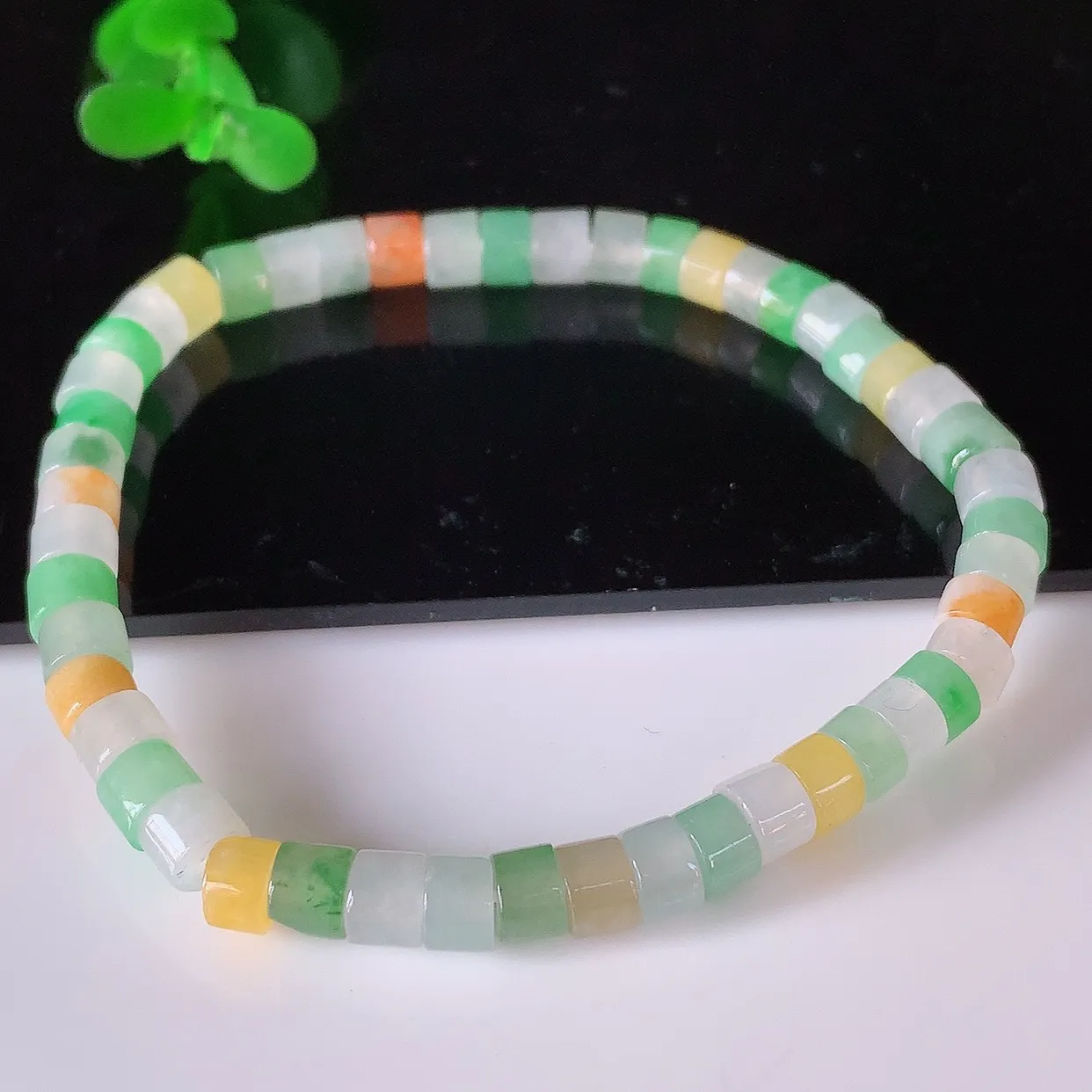 自然光实拍，冰润冰种多彩路路通翡翠手串手链，种老水足，冰清玉润  颜色漂亮  #46.24取一尺寸5*3.5mm