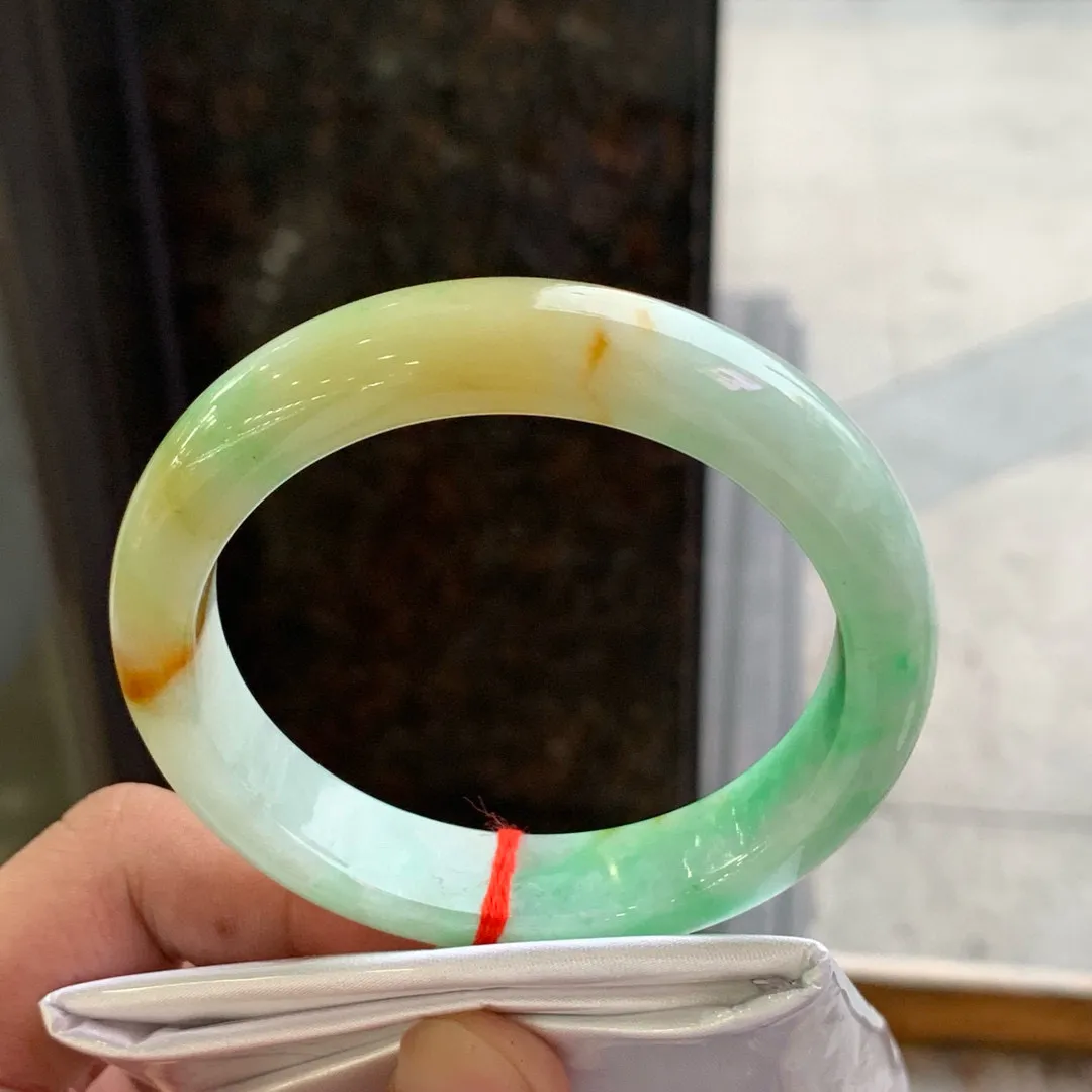 正圈冰糯黄加绿 无瑕 尺寸:56.5/12.5/8.4 超值