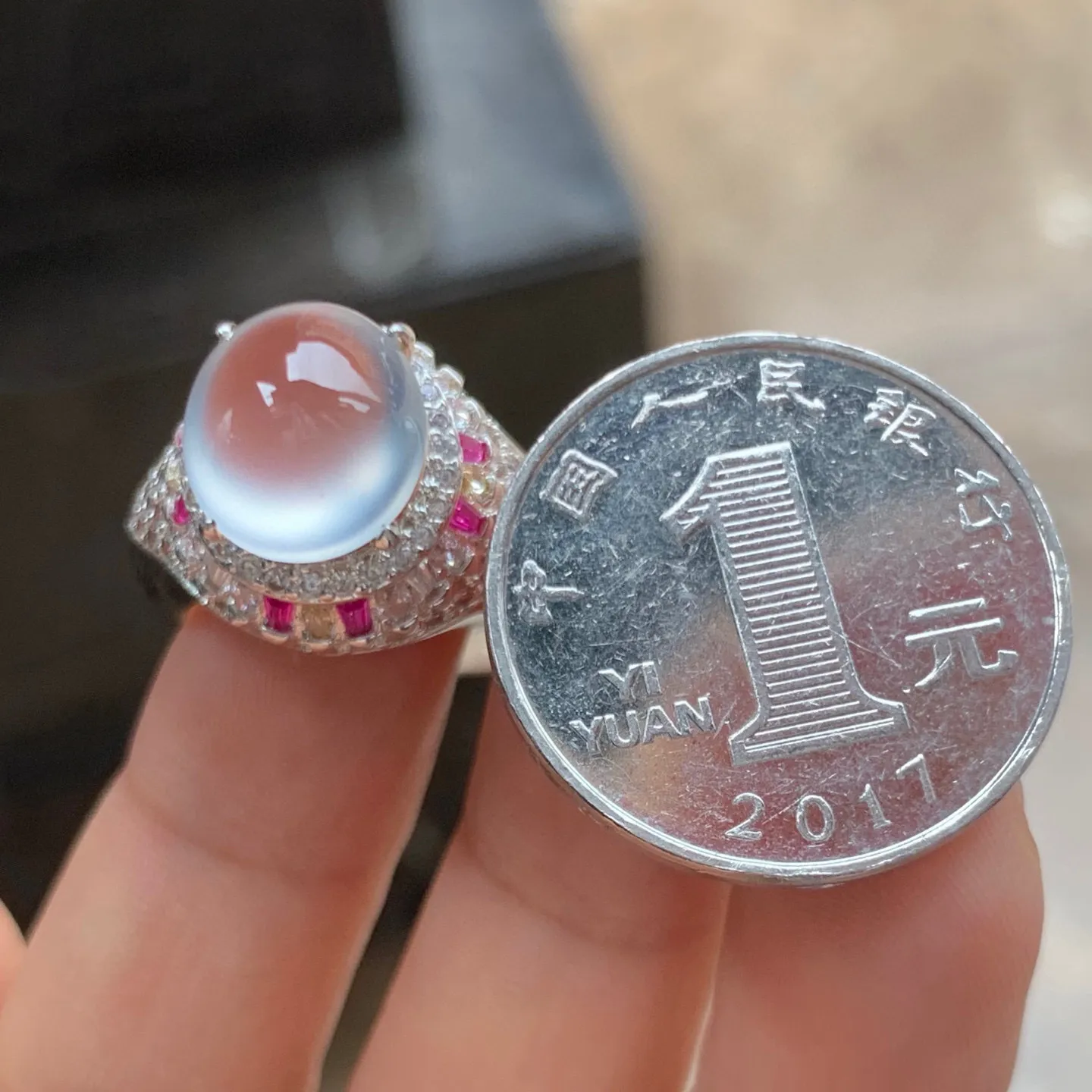 高冰戒面 纯净透亮 光感强 饱满 铜托 气质